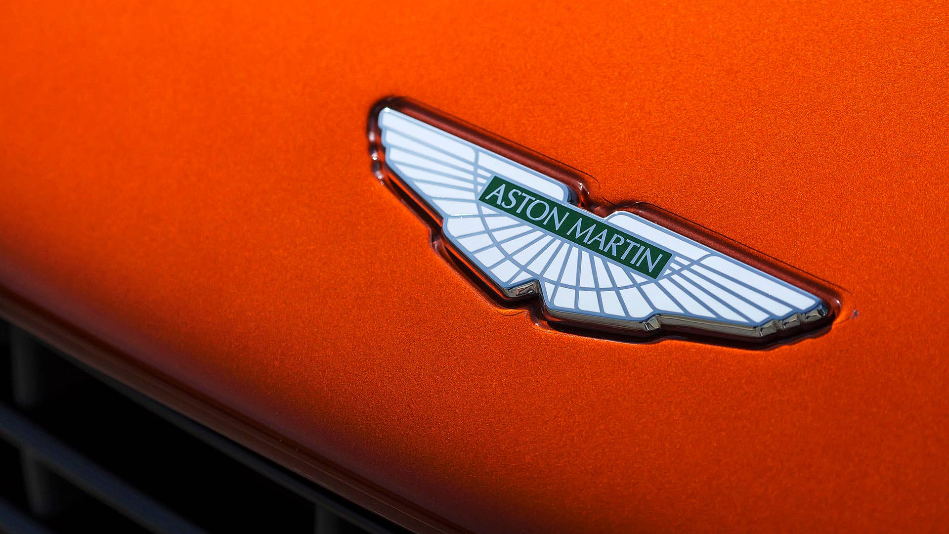 2017 Aston Martin DB11 badge