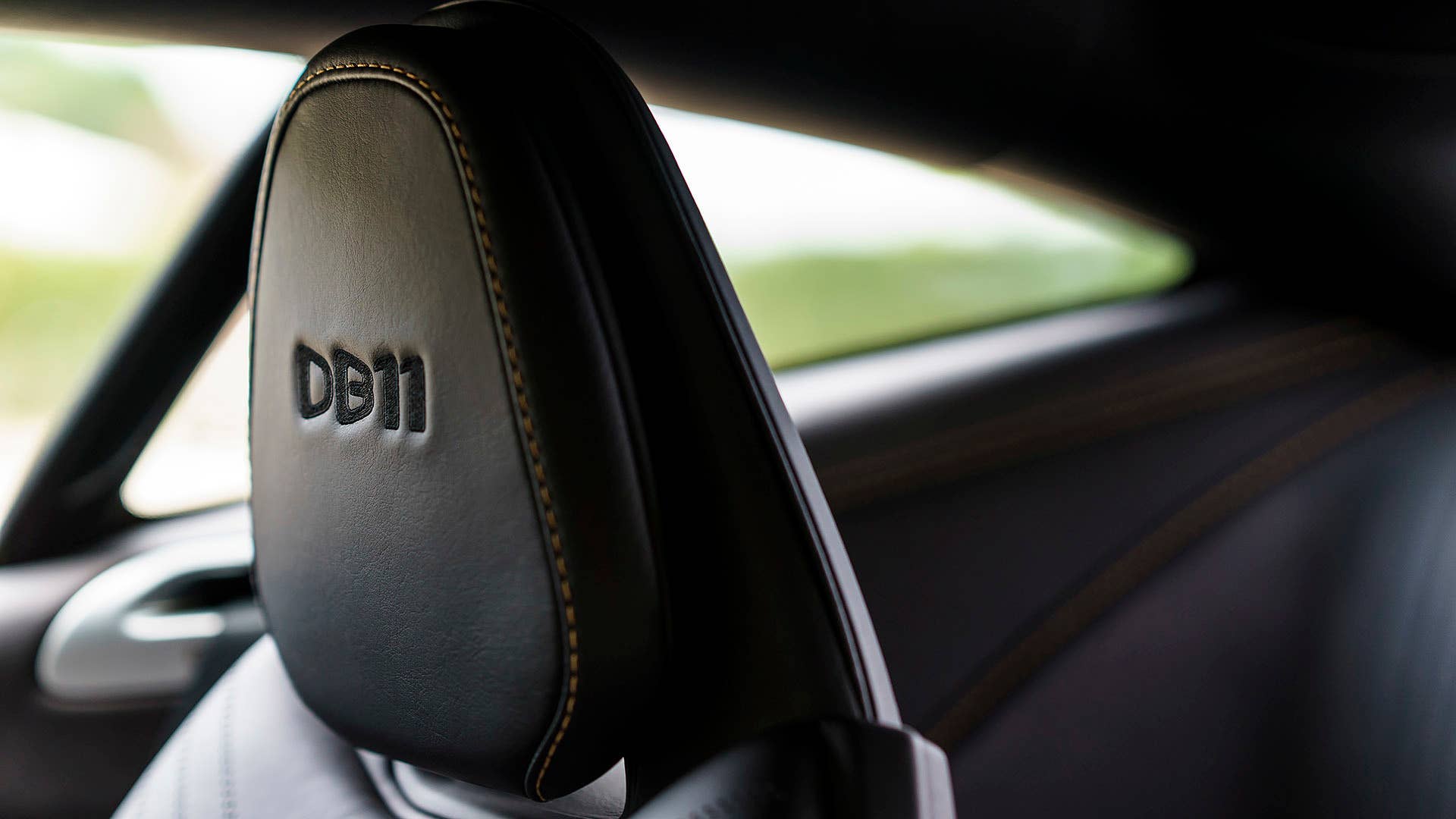 2017 Aston Martin DB11 seat