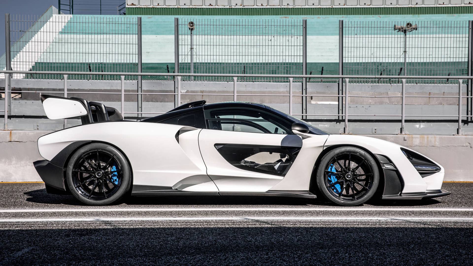 McLaren Senna Global Test Drive - Estoril - June 2018 Copyright Free Ref:  Mclaren-Senna-GlobalTestDrive-1026.JPG