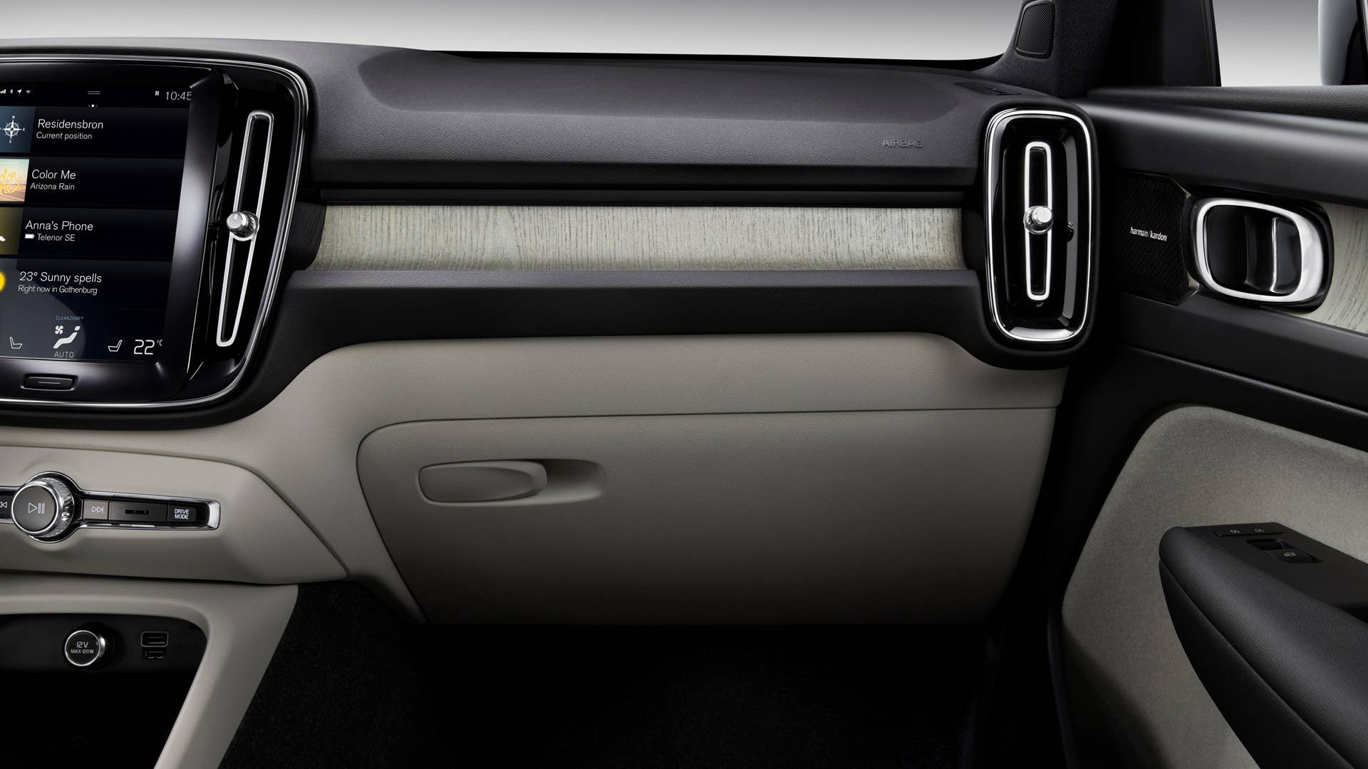 New Volvo XC40 Inscription - interior