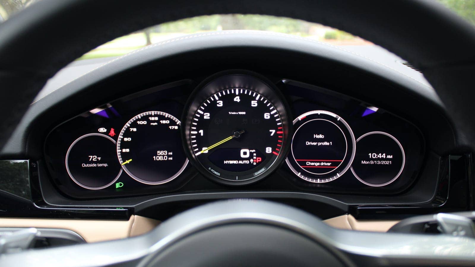 2021 Porsche Cayenne E-Hybrid instrument panel