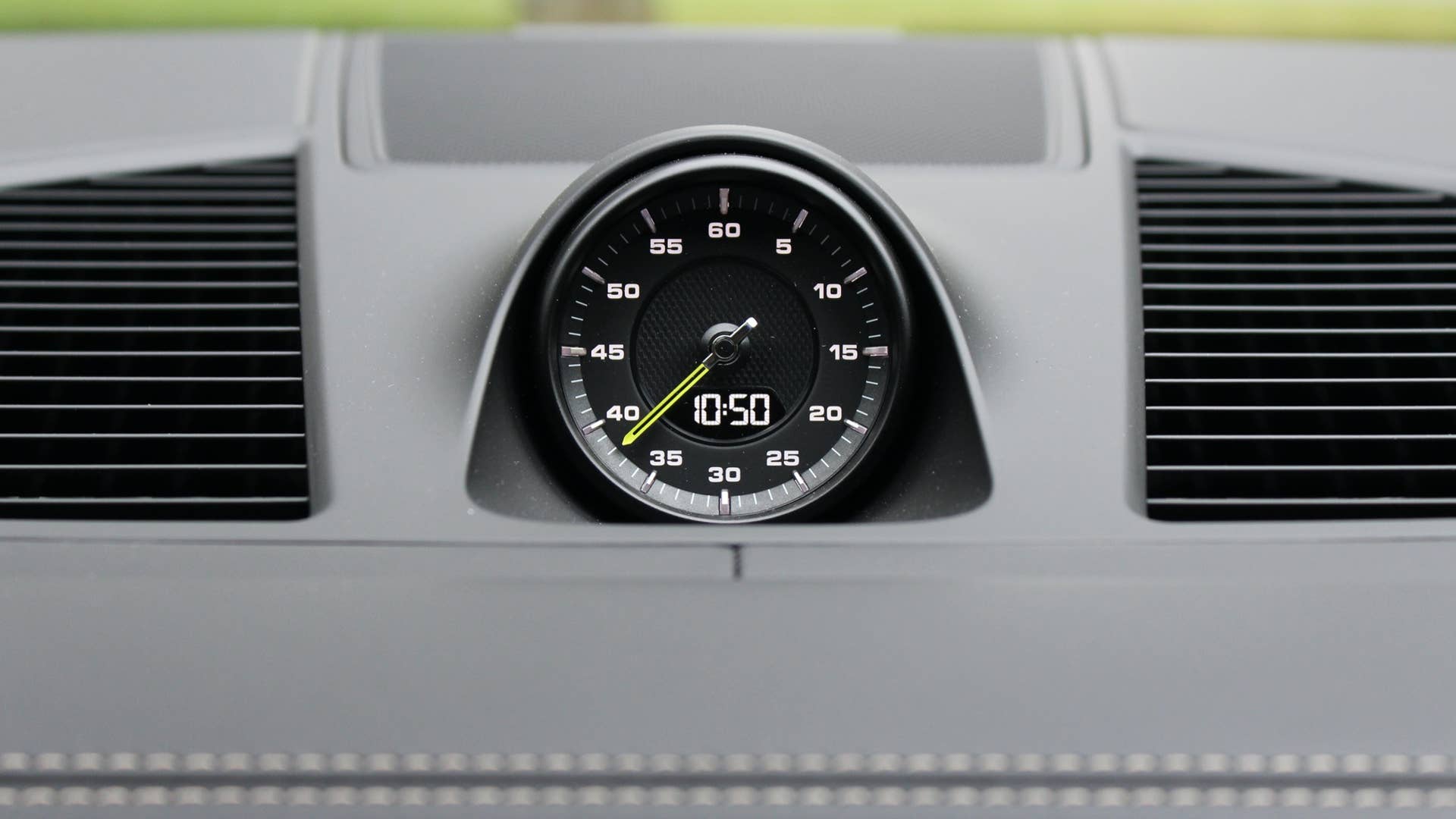 2021 Porsche Cayenne E-Hybrid chronometer