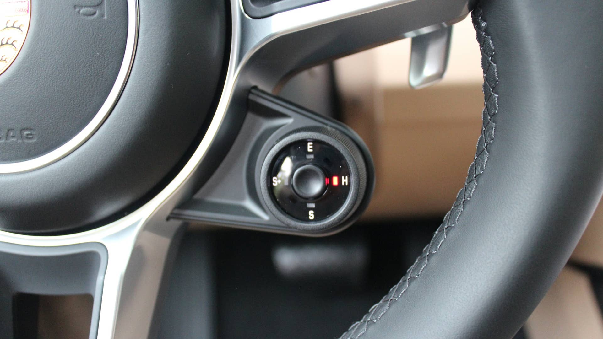 2021 Porsche Cayenne E-Hybrid drive mode selector