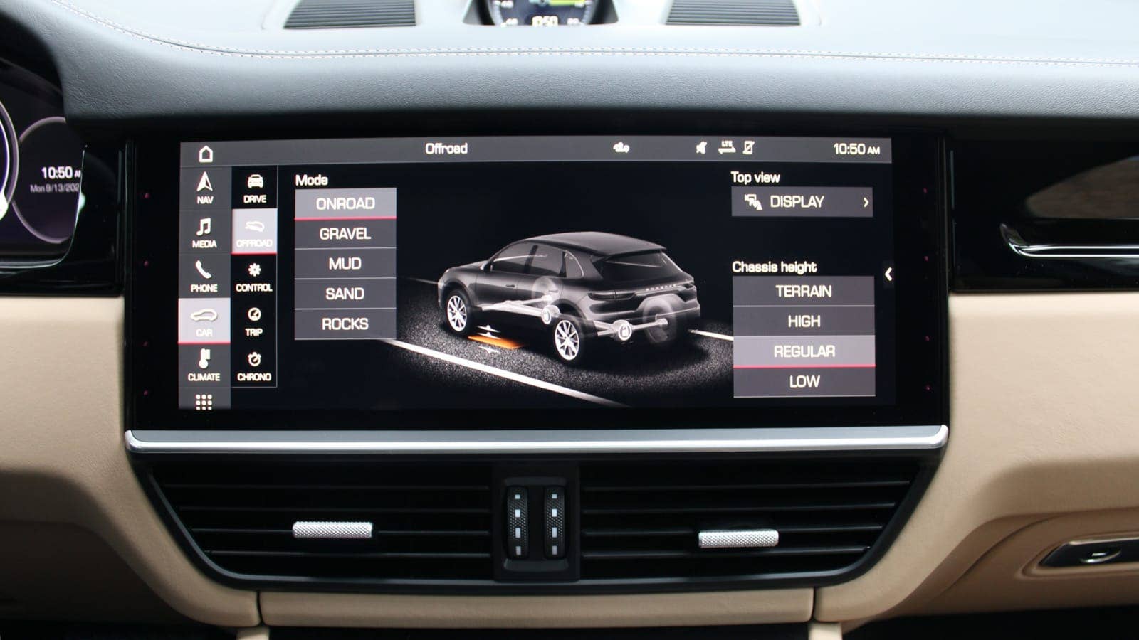 2021 Porsche Cayenne E-Hybrid drive mode screen
