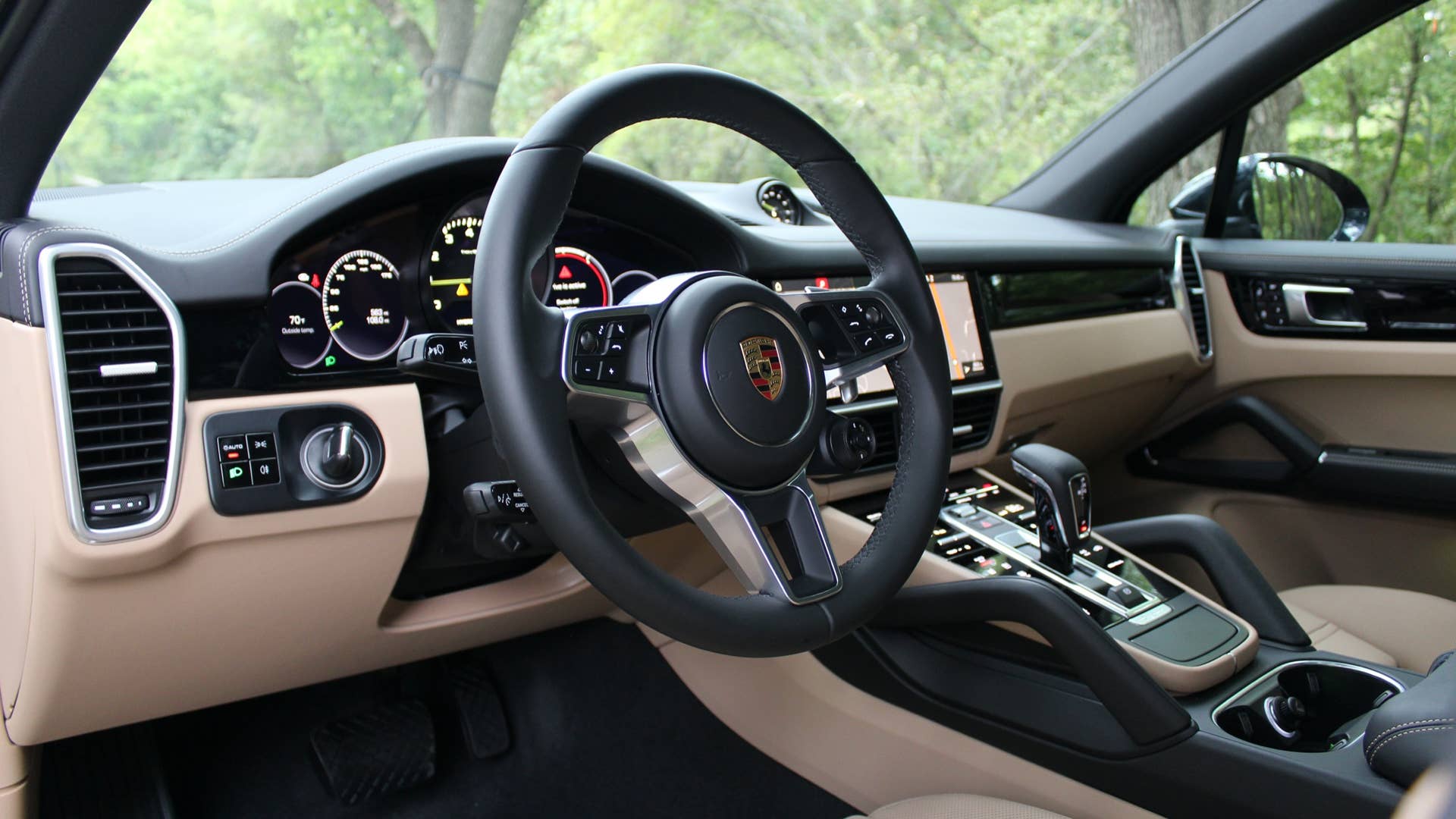 2021 Porsche Cayenne E-Hybrid dash