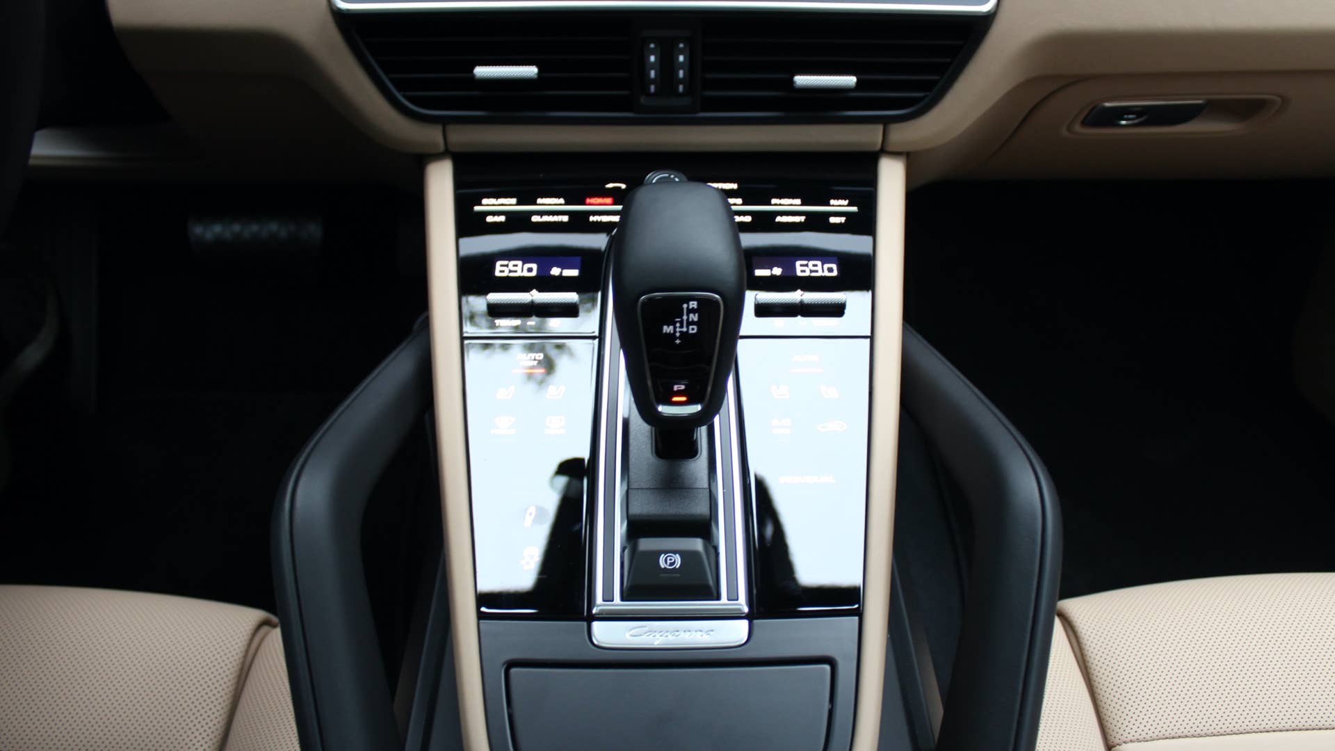 2021 Porsche Cayenne E-Hybrid gear lever