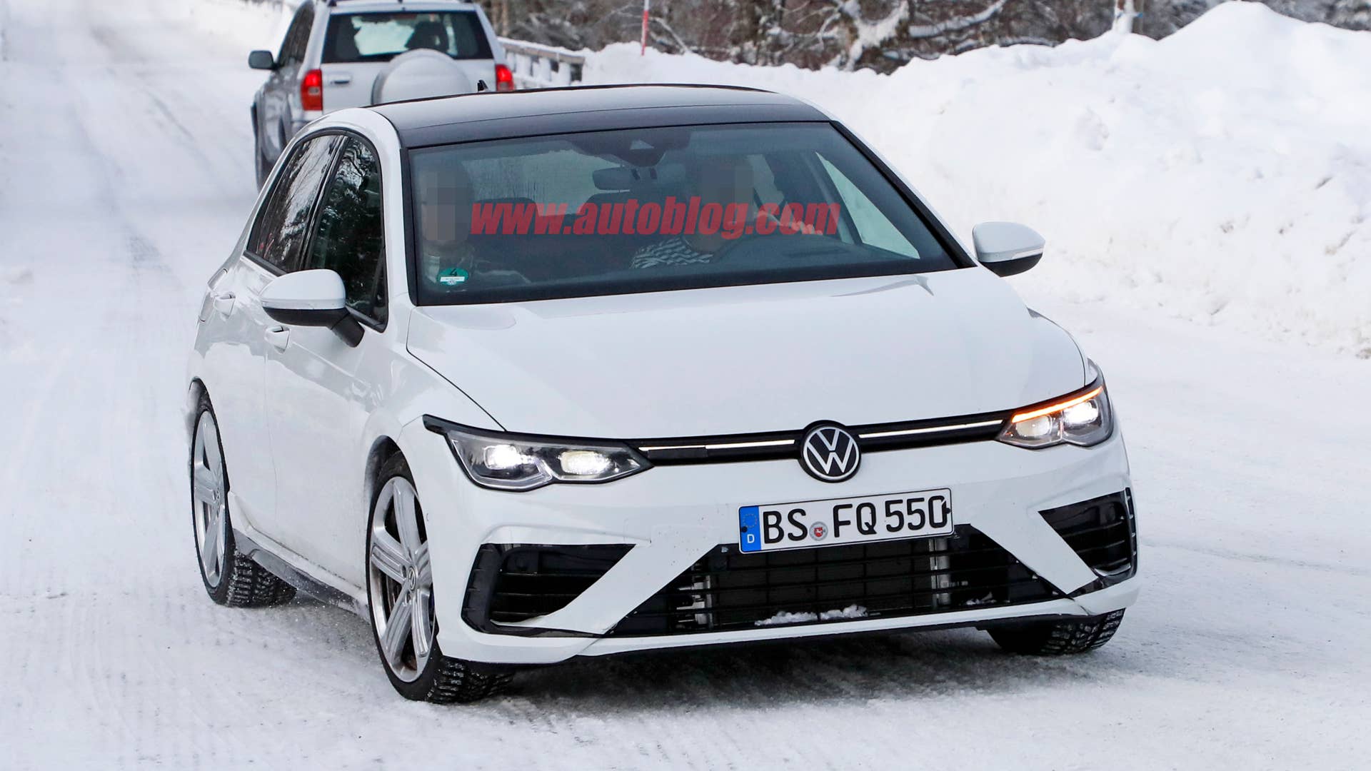 VW Golf R prototype