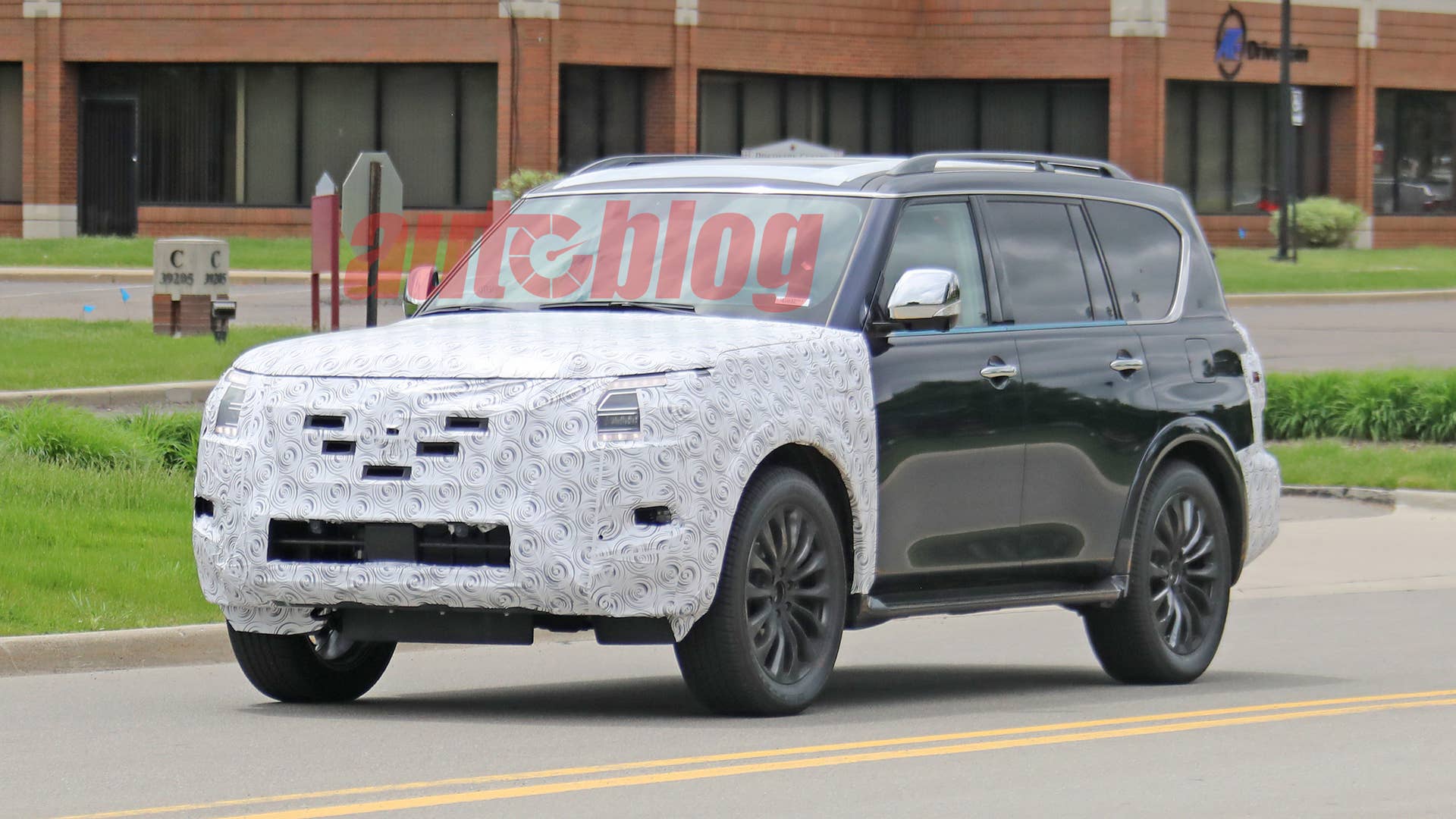 2021 Nissan Armada prototype