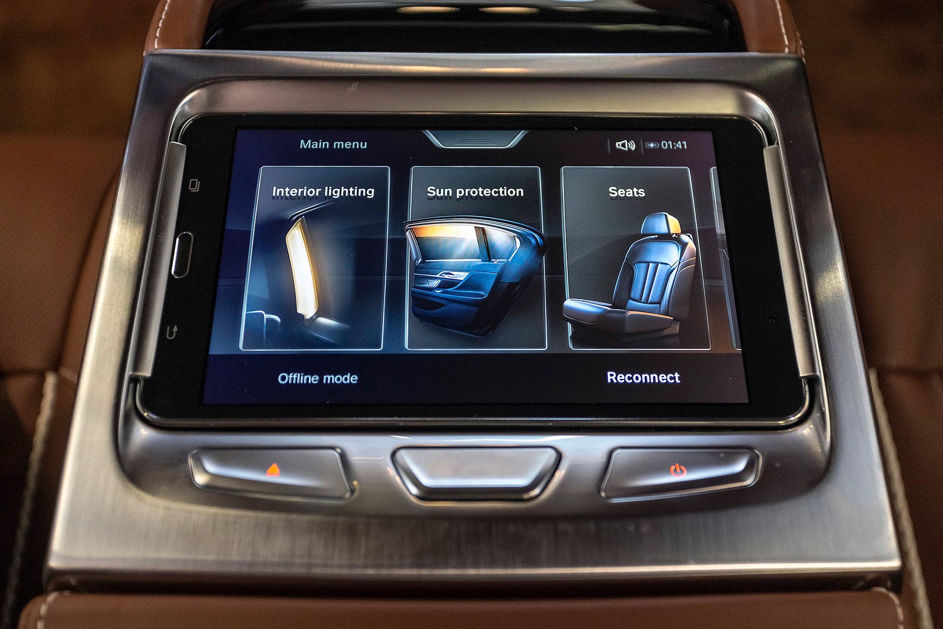 2016 BMW 7 Series rear seat infotainment system