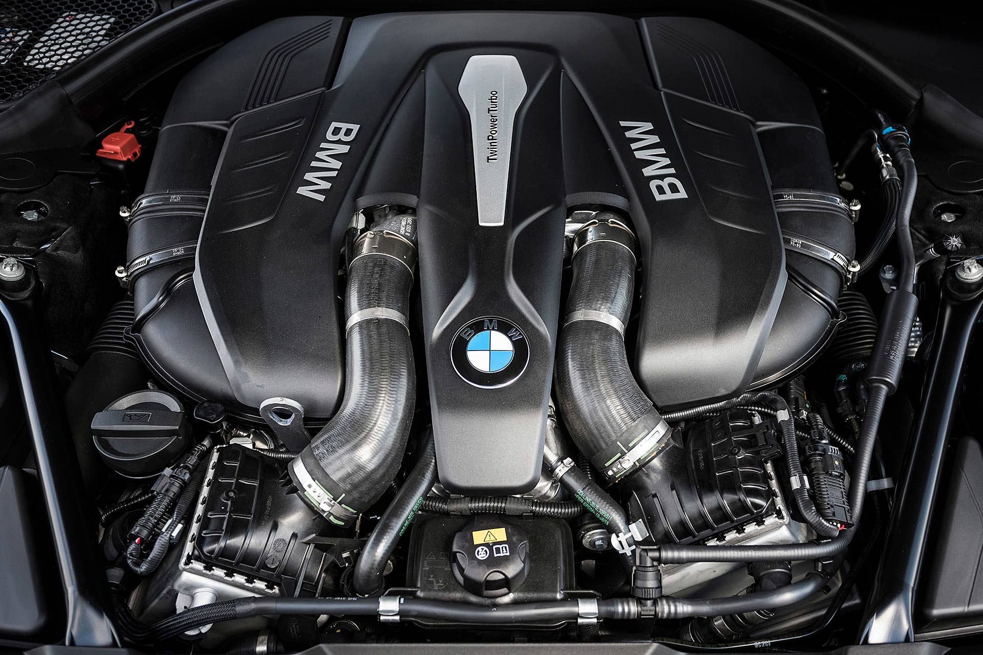 2016 BMW 7 Series engine