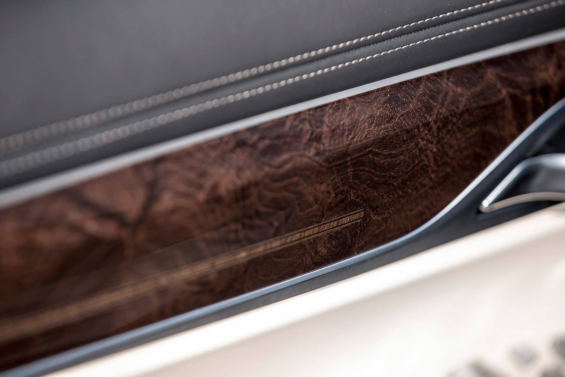 2016 BMW 7 Series door trim