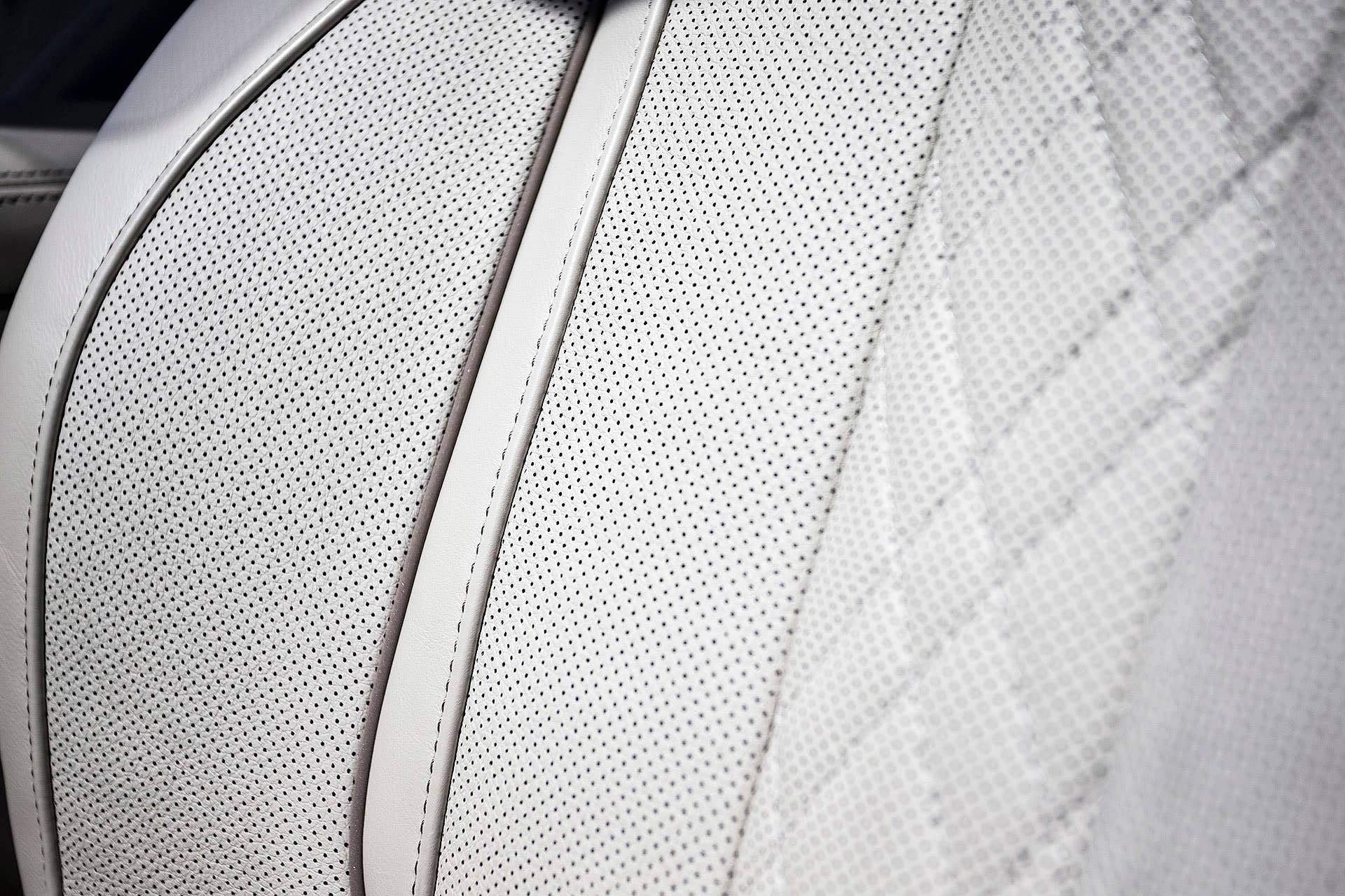 2016 BMW 7 Series seat detail