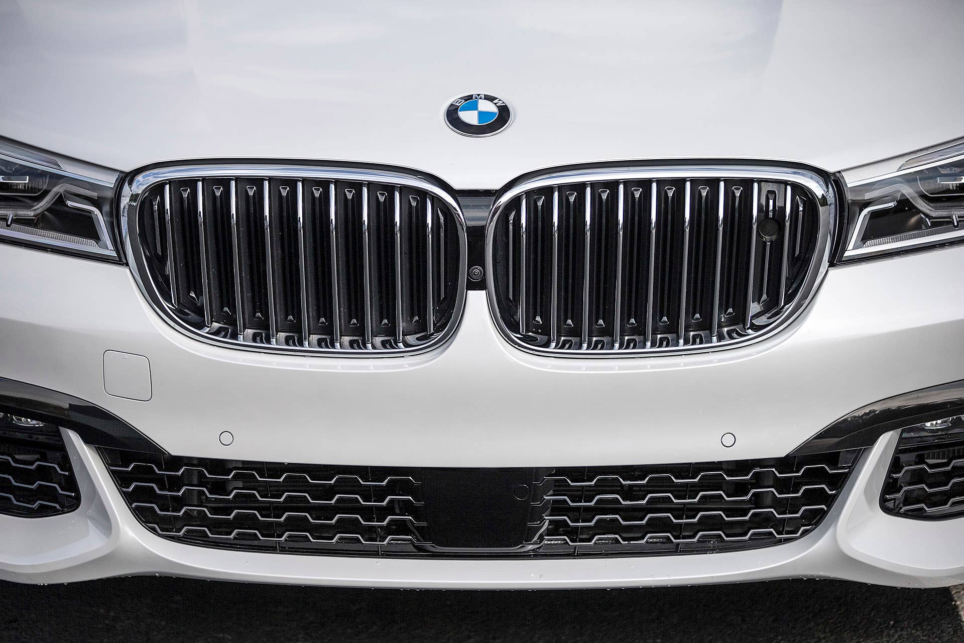 2016 BMW 7 Series grille