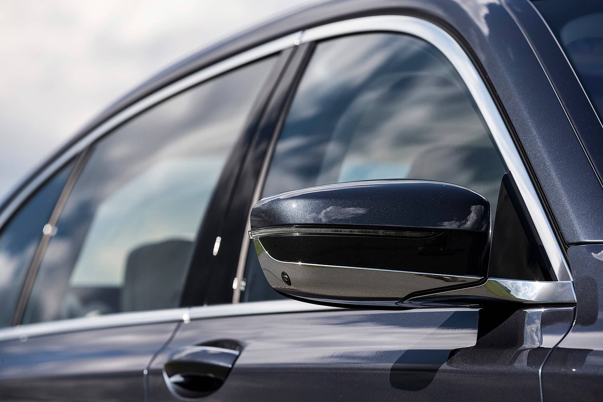 2016 BMW 7 Series side mirror