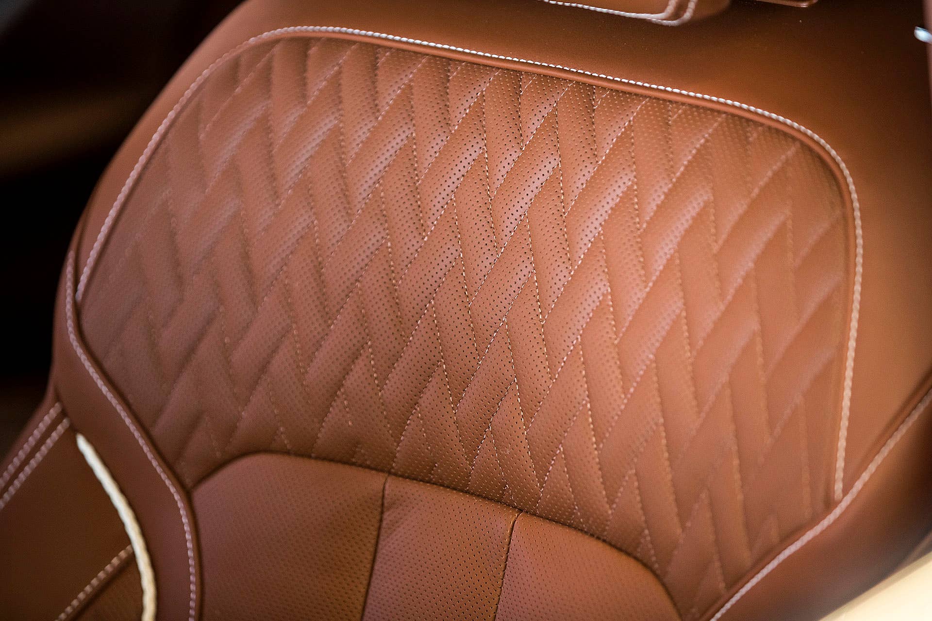 2016 BMW 7 Series seat detail