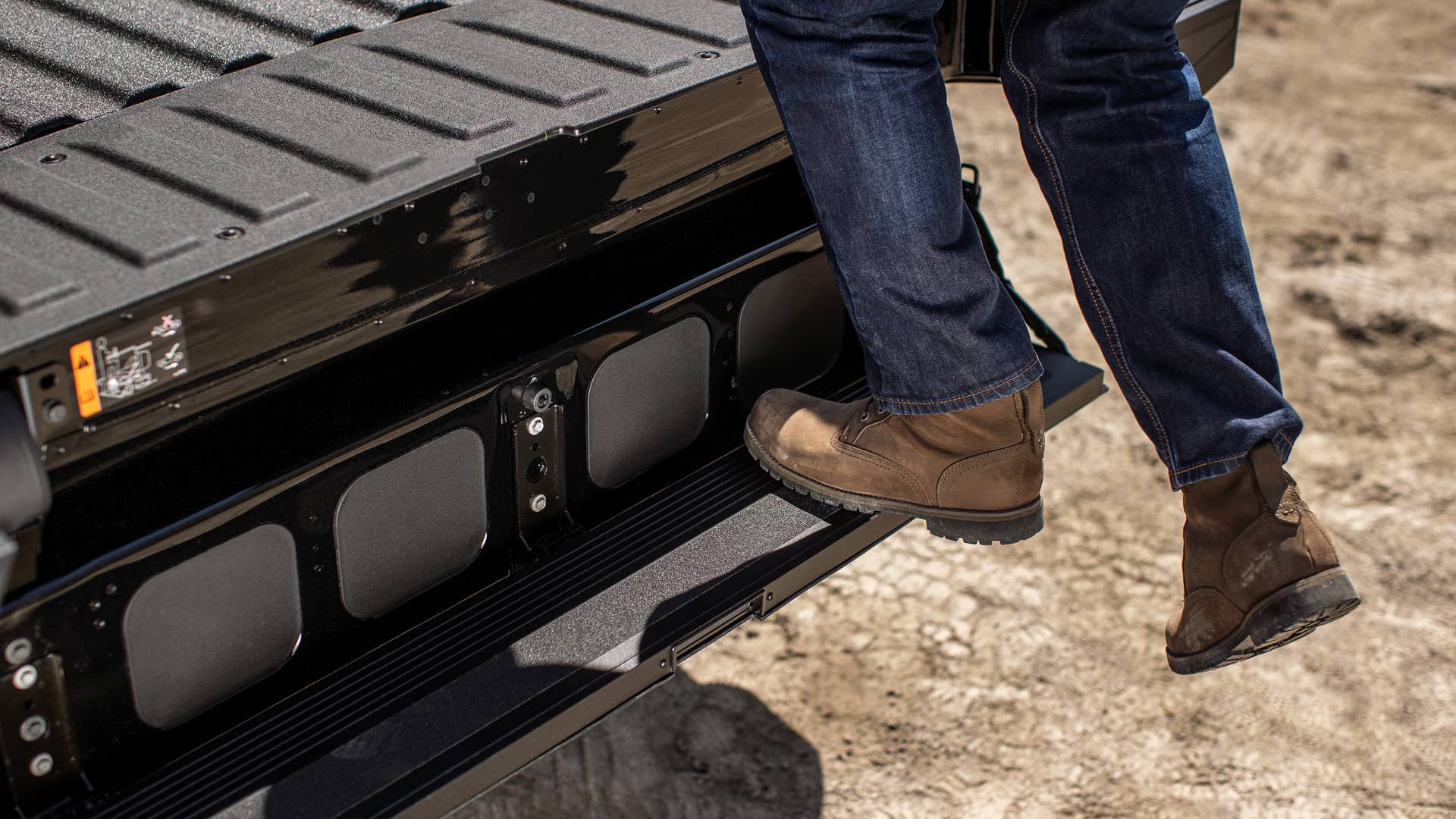 2022 Chevrolet Silverado HD Multi-Flex Tailgate