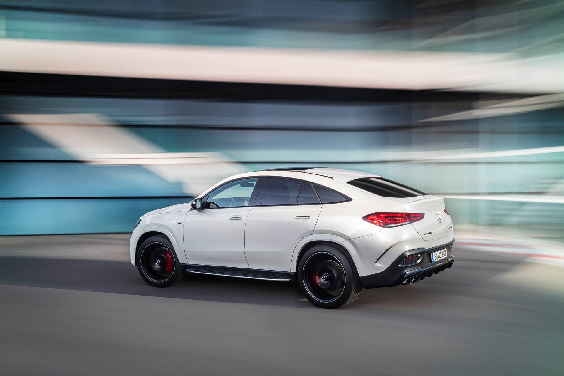 Combining elegance with powerful performance: the new Mercedes-AMG GLE 63 4MATIC+ Coupé with 603 HP and EQ Boost assistance in S guise, with a 48V electrical system to upgrade driving dynamics.