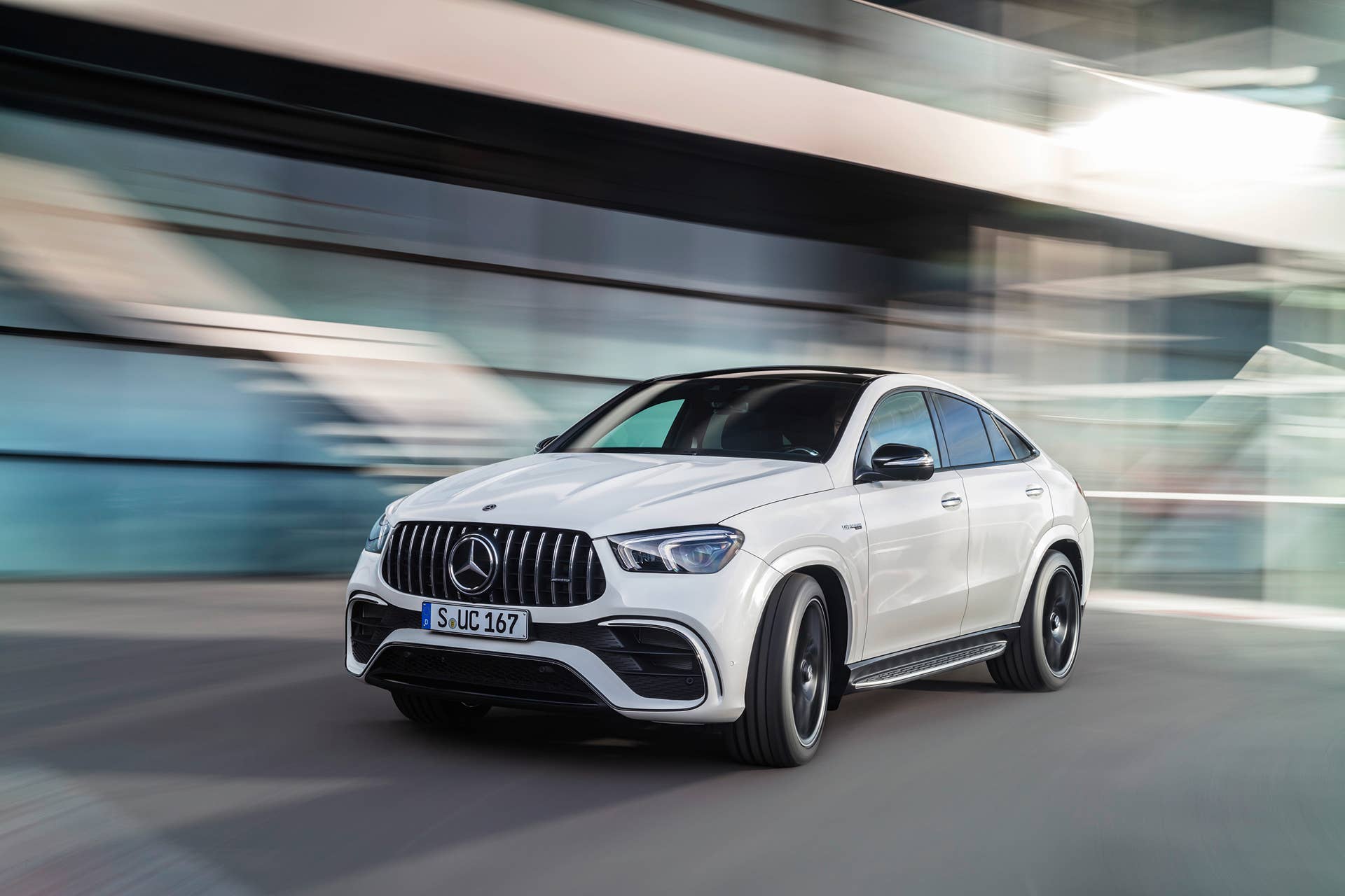 Combining elegance with powerful performance: the new Mercedes-AMG GLE 63 4MATIC+ Coupé with 603 HP and EQ Boost assistance in S guise, with a 48V electrical system to upgrade driving dynamics.