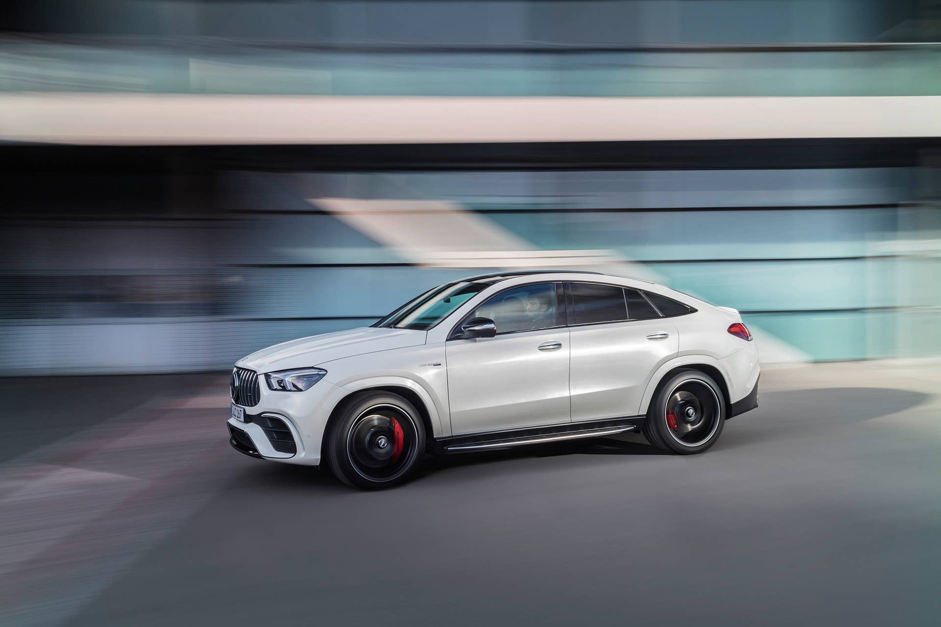 Combining elegance with powerful performance: the new Mercedes-AMG GLE 63 4MATIC+ Coupé with 603 HP and EQ Boost assistance in S guise, with a 48V electrical system to upgrade driving dynamics.