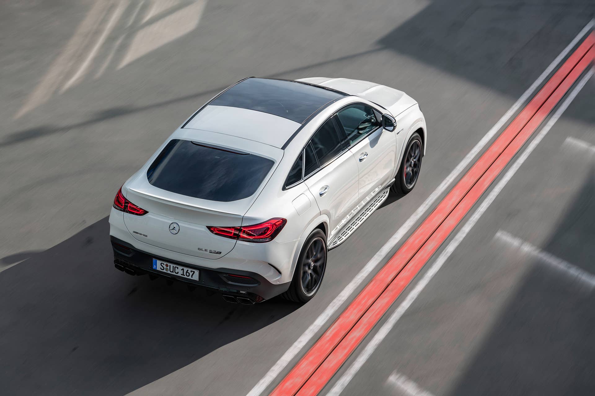 Combining elegance with powerful performance: the new Mercedes-AMG GLE 63 4MATIC+ Coupé with 603 HP and EQ Boost assistance in S guise, with a 48V electrical system to upgrade driving dynamics.