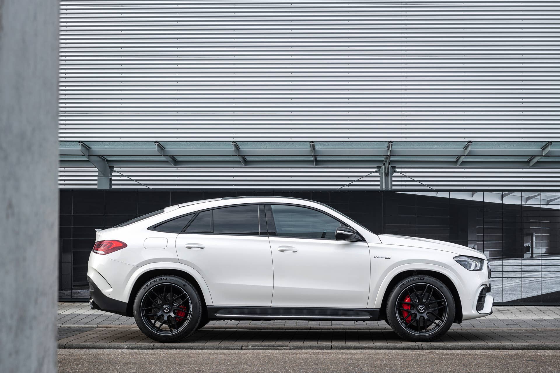 Combining elegance with powerful performance: the new Mercedes-AMG GLE 63 4MATIC+ Coupé with 603 HP and EQ Boost assistance in S guise, with a 48V electrical system to upgrade driving dynamics.