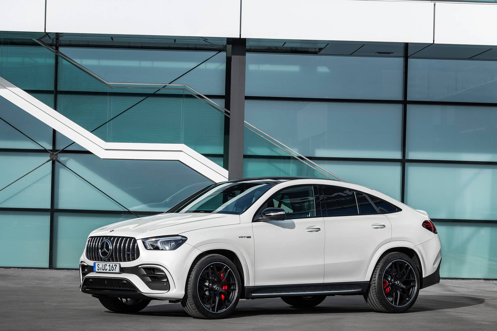 Combining elegance with powerful performance: the new Mercedes-AMG GLE 63 4MATIC+ Coupé with 603 HP and EQ Boost assistance in S guise, with a 48V electrical system to upgrade driving dynamics.