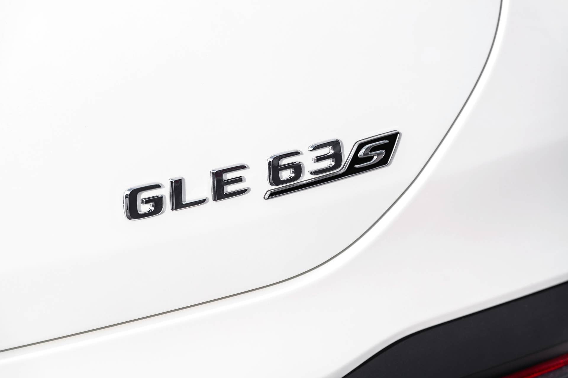 Combining elegance with powerful performance: the new Mercedes-AMG GLE 63 4MATIC+ Coupé with 603 HP and EQ Boost assistance in S guise, with a 48V electrical system to upgrade driving dynamics.