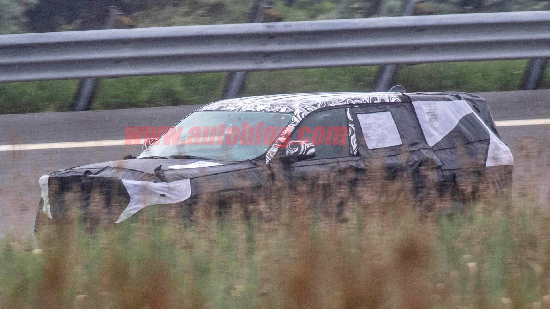 Jeep Grand Cherokee prototype spied