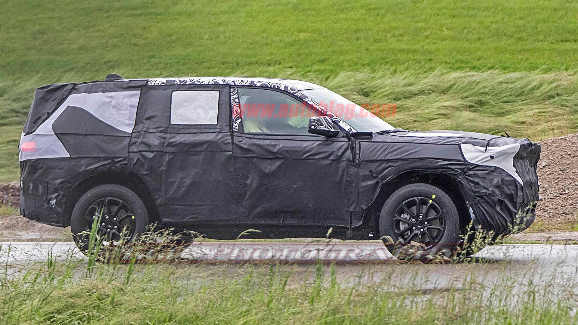 Jeep Grand Cherokee prototype spied