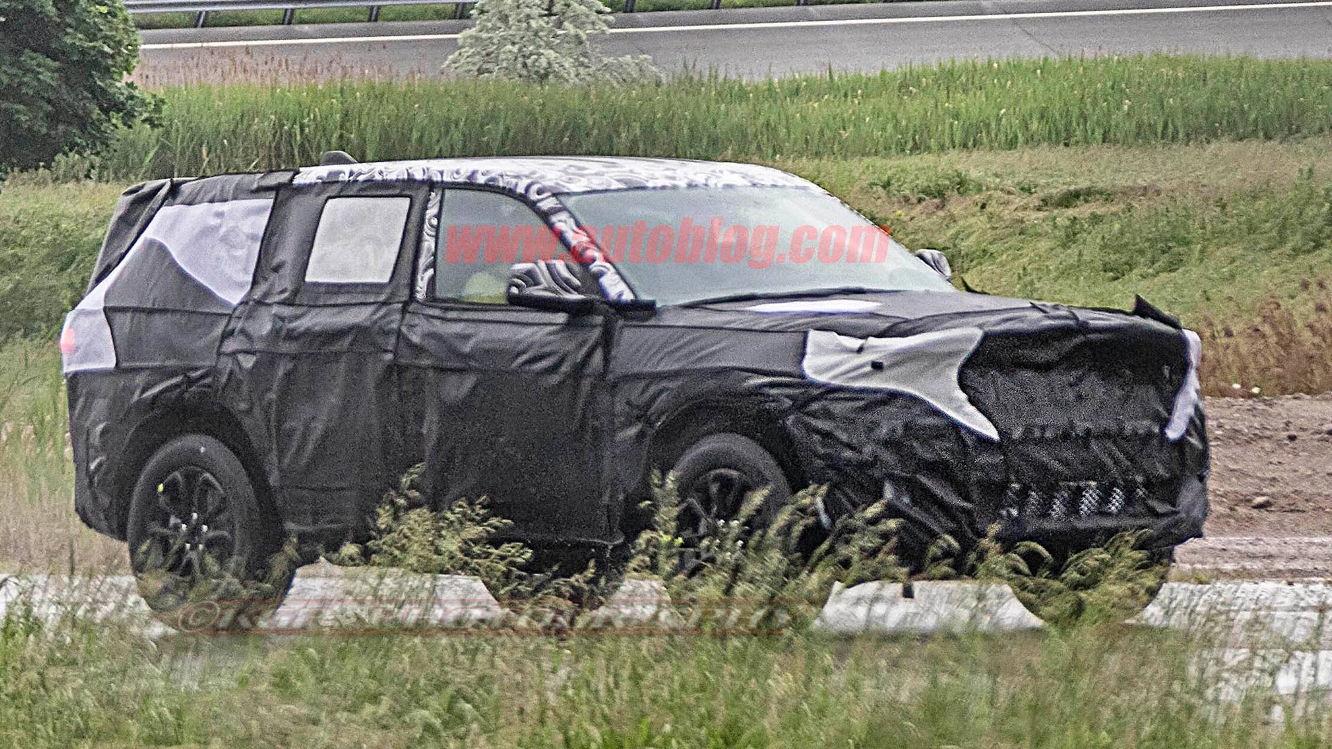 Jeep Grand Cherokee prototype spied