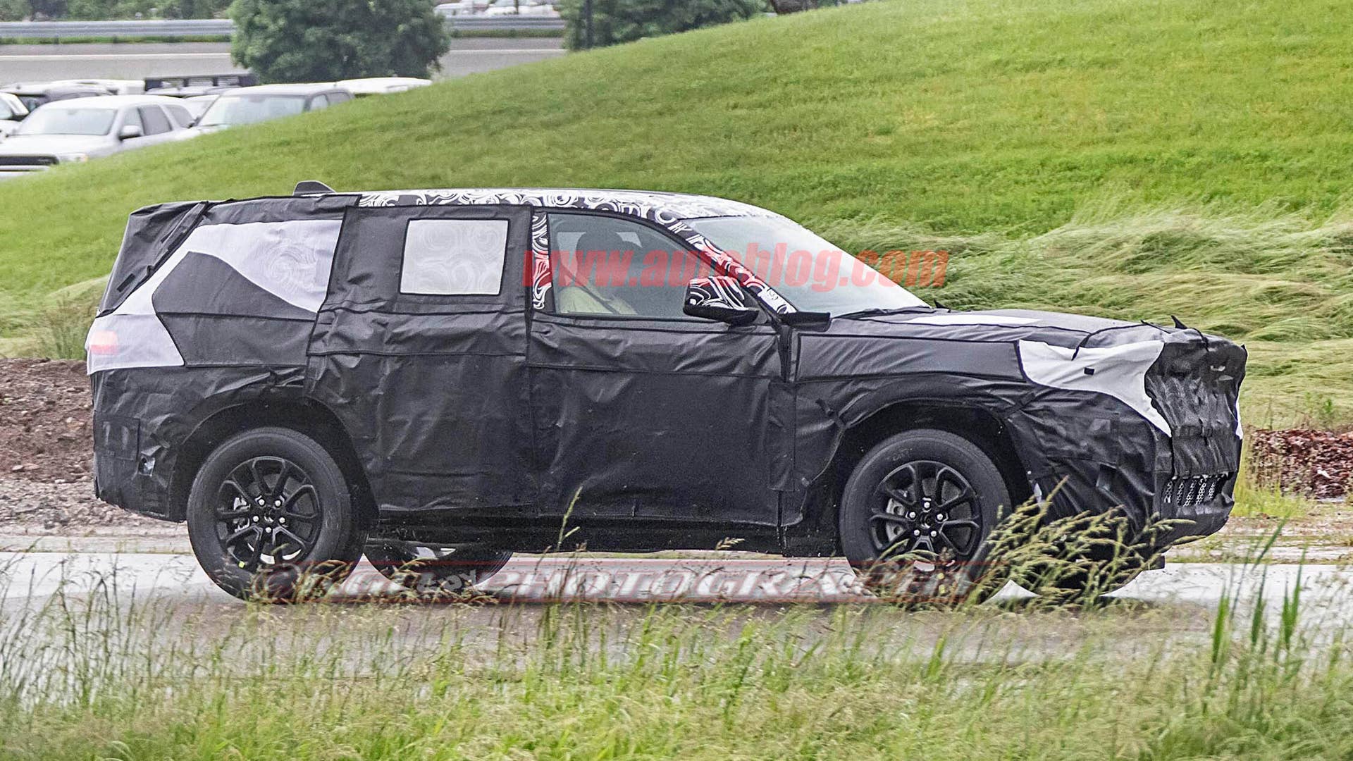 Jeep Grand Cherokee prototype spied