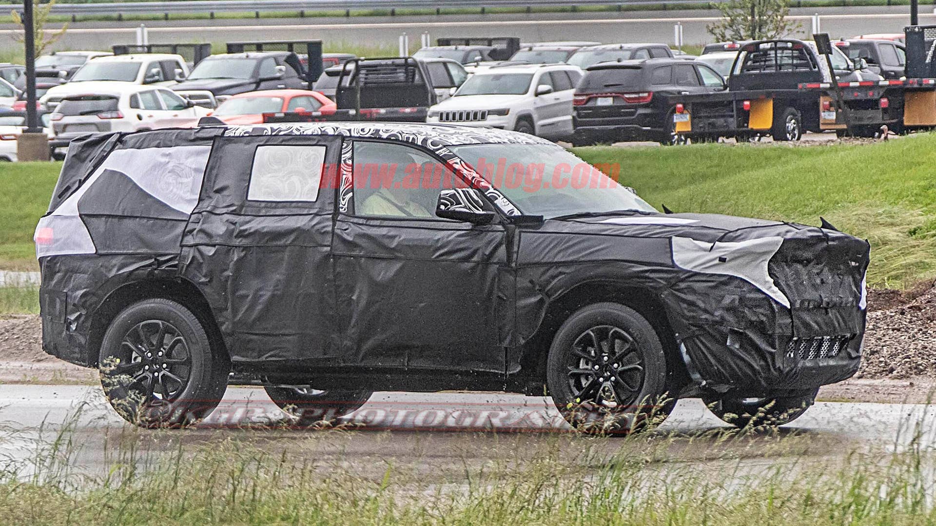 Jeep Grand Cherokee prototype spied