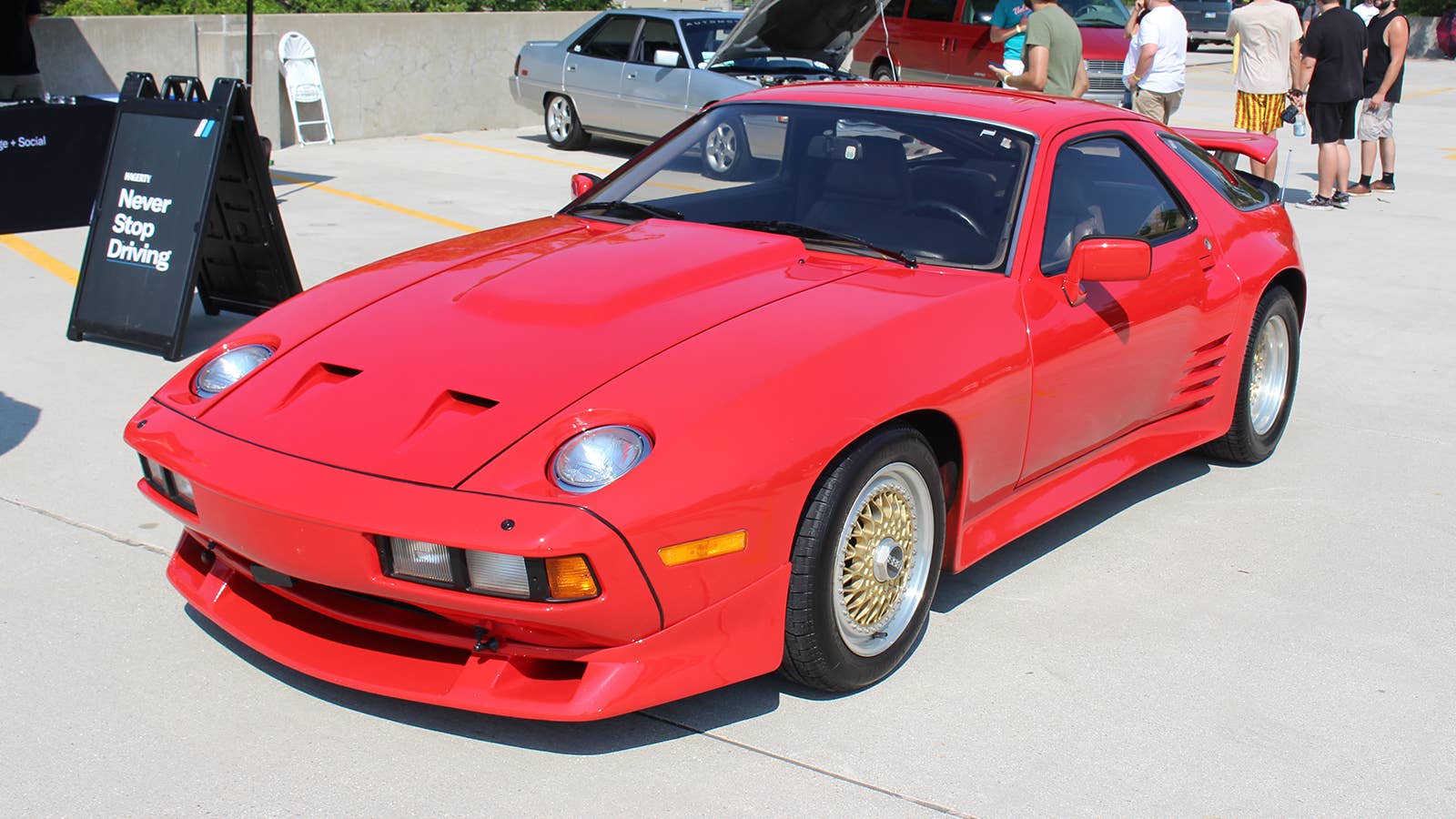 Porsche 928