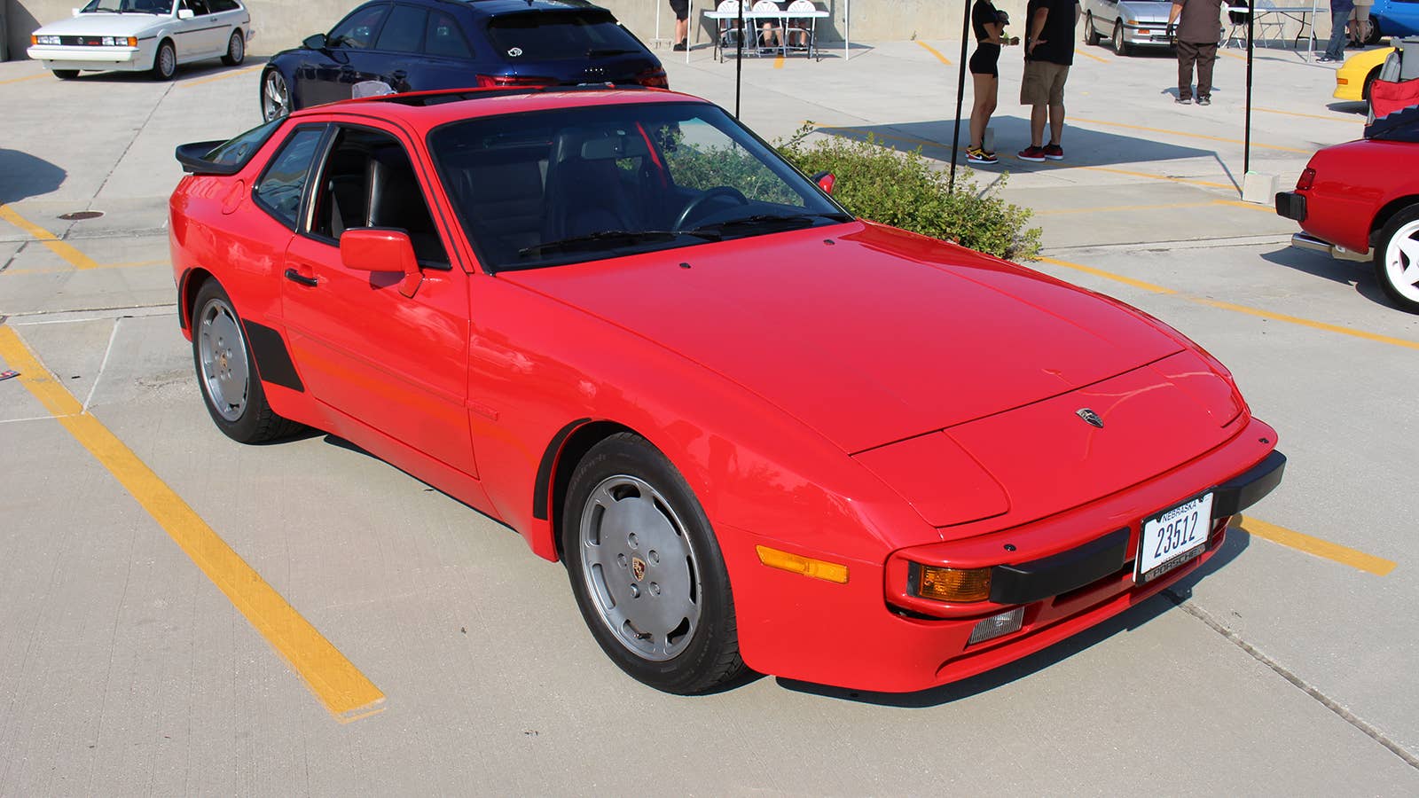 Porsche 944
