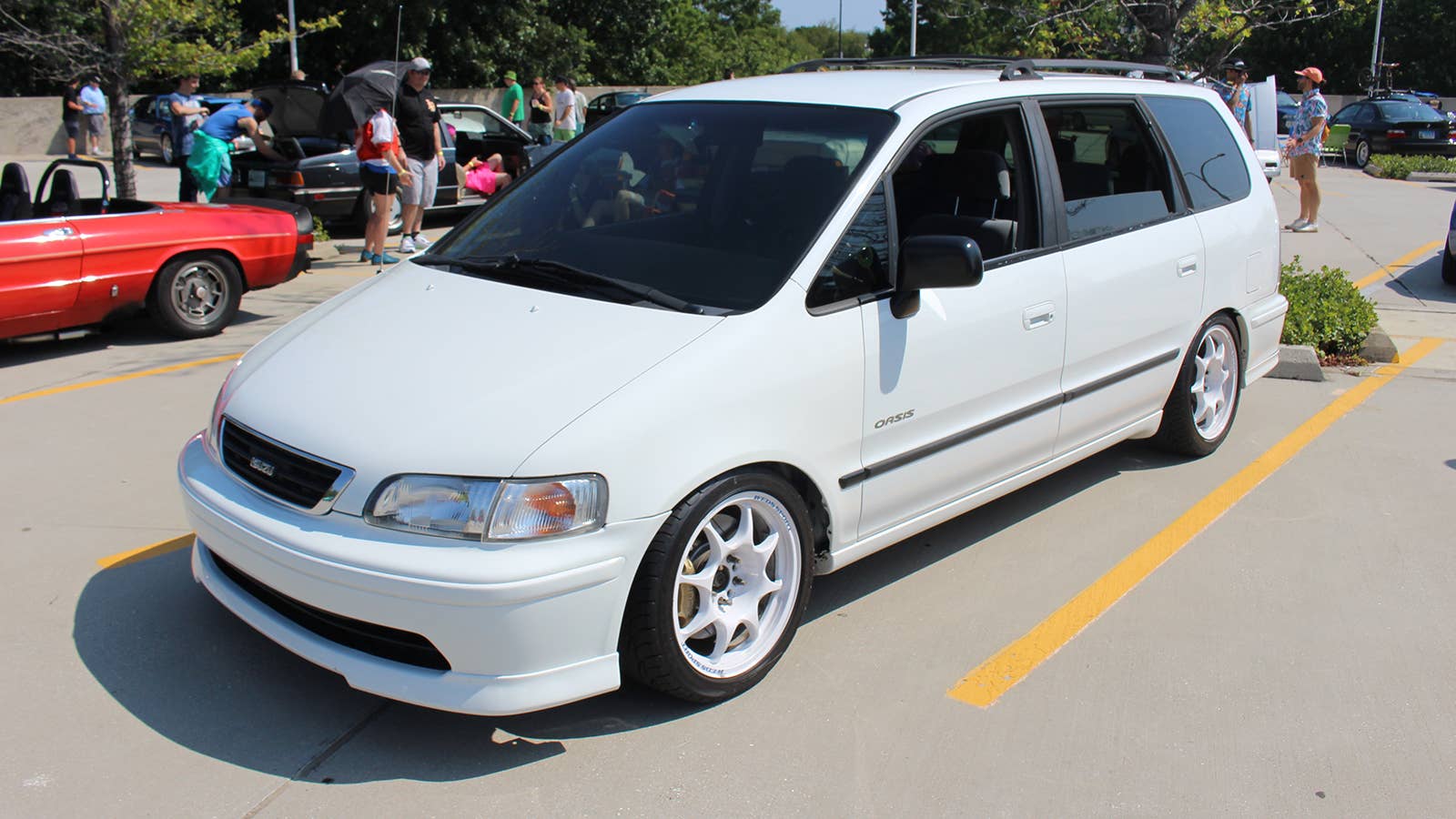 Isuzu Oasis