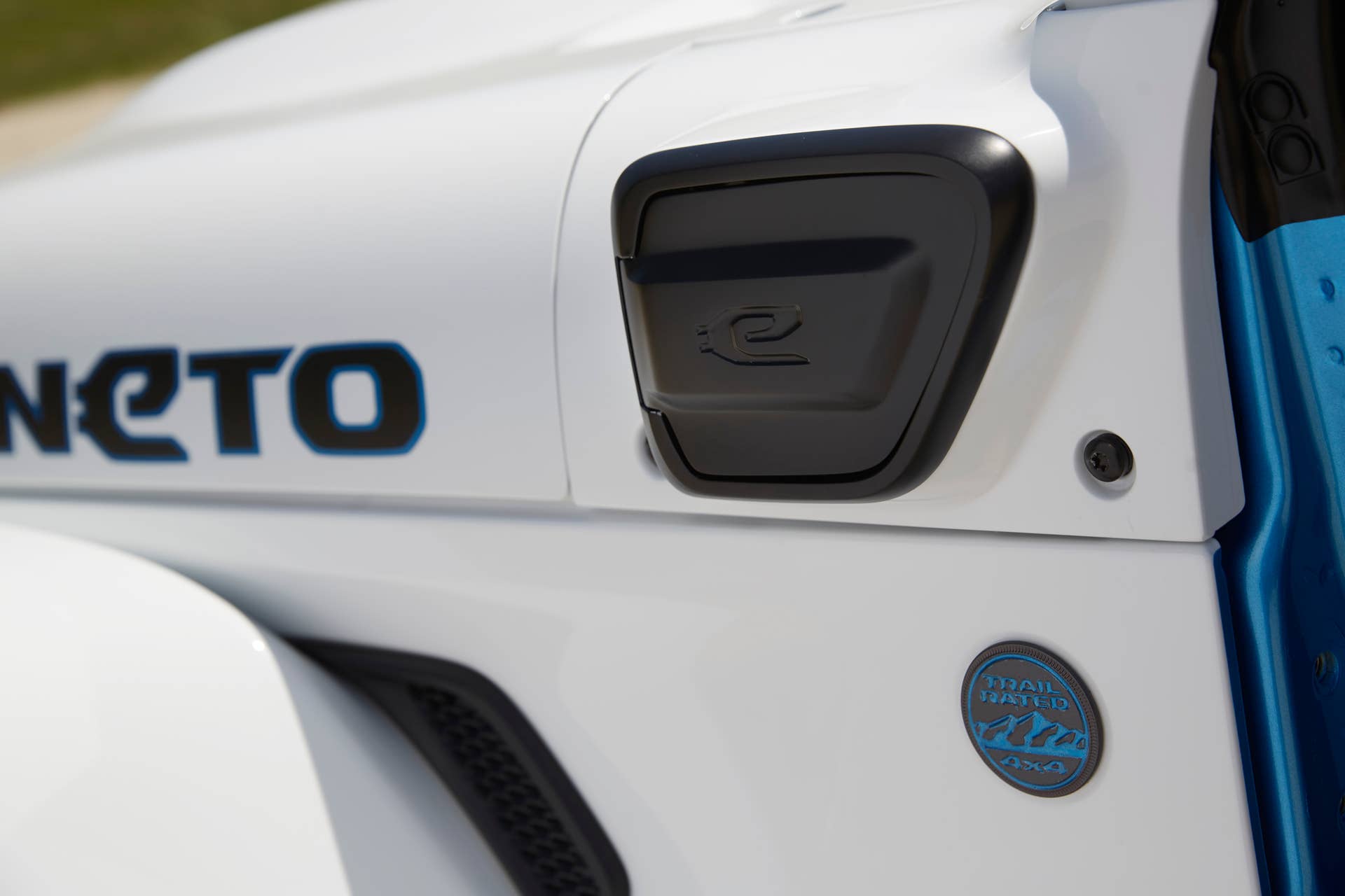 Comparable to the 3.6-liter Pentastar V-6, the Jeep® Magneto concept's compact e-motor is tuned to deliver up to 273 lb.-ft. of torque and 285 horsepower. Intentional calibrations developed during testing help the Magneto’s powertrain emulate the driving experience of the V-6, matching both torque and horsepower.
