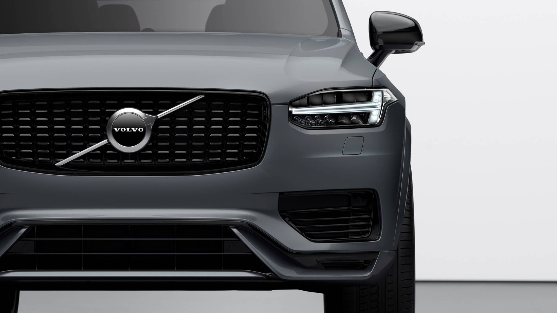 XC90 Recharge Plug-In Hybrid R-Design, in Thunder Grey