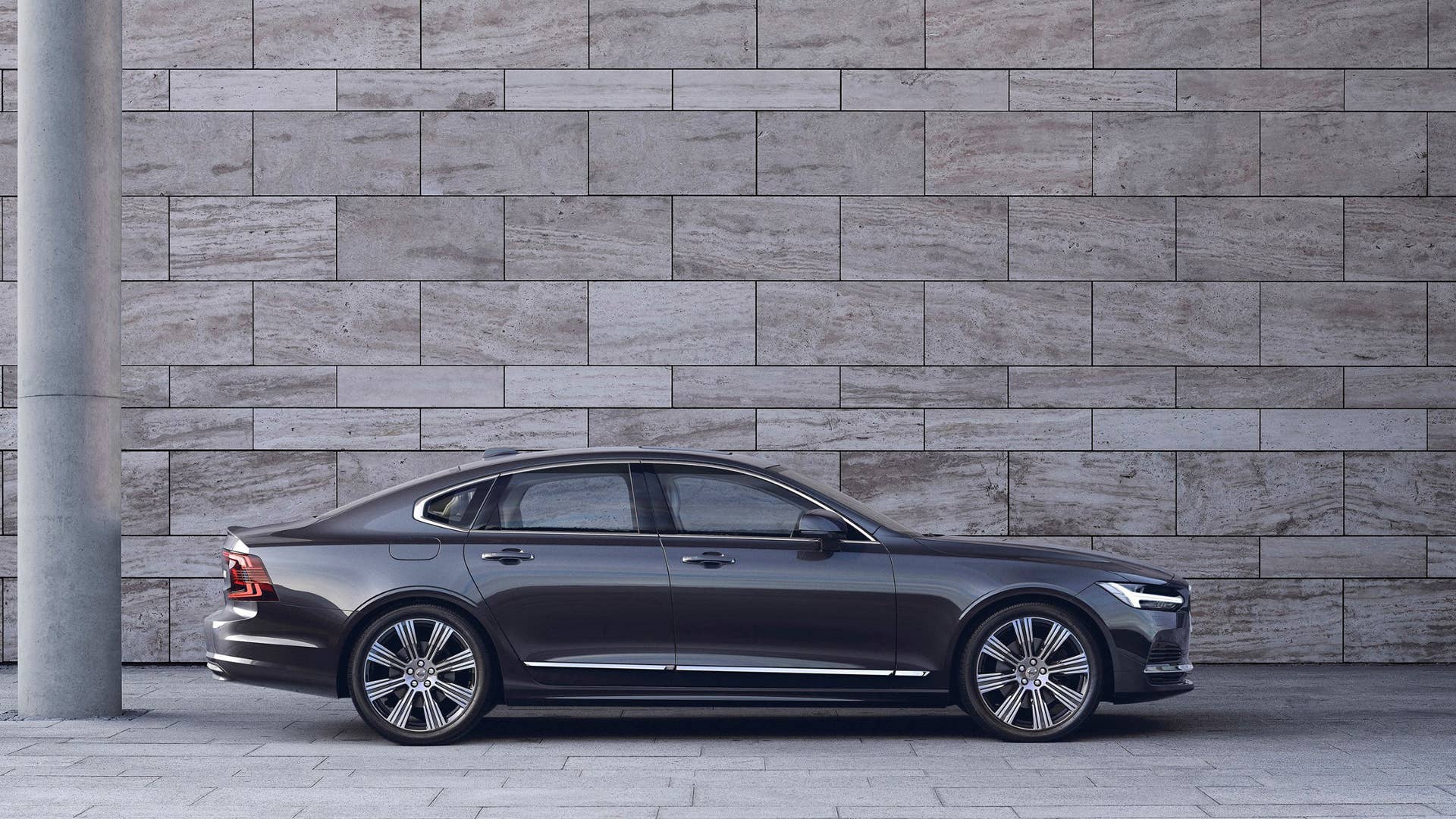 The refreshed Volvo S90 Recharge T8 plug-in hybrid in Platinum Grey