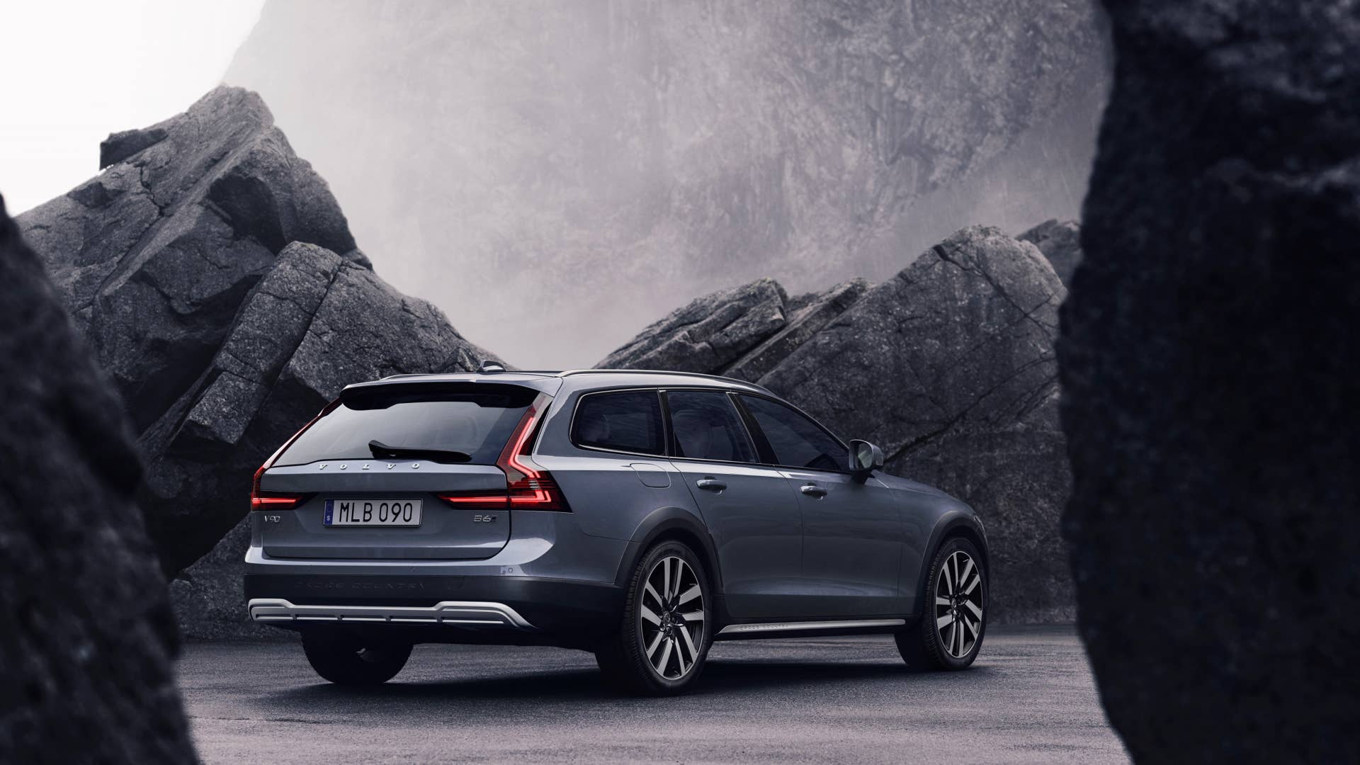 The refreshed Volvo V90 B6 AWD Cross Country in Thunder Grey