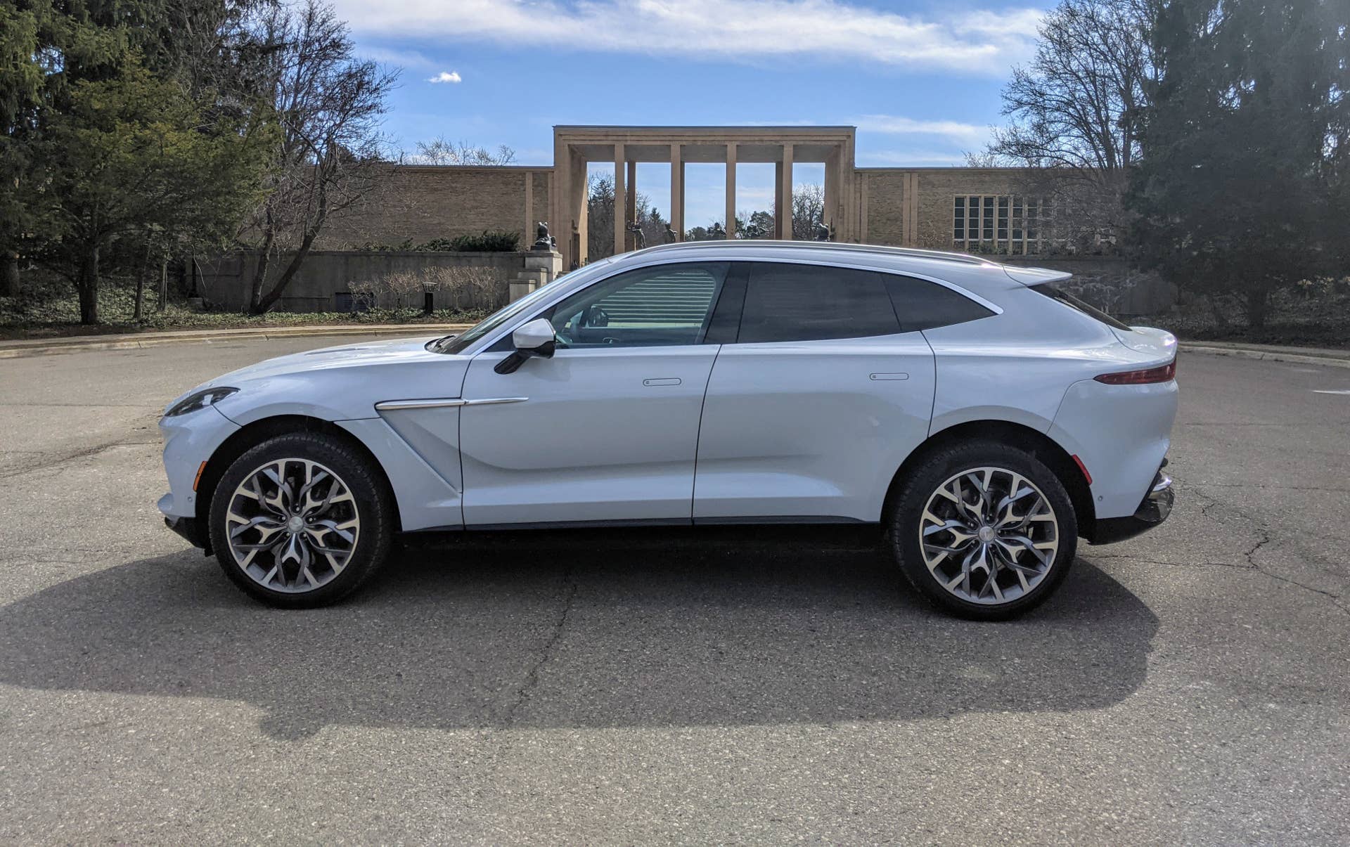 2021 Aston Martin DBX