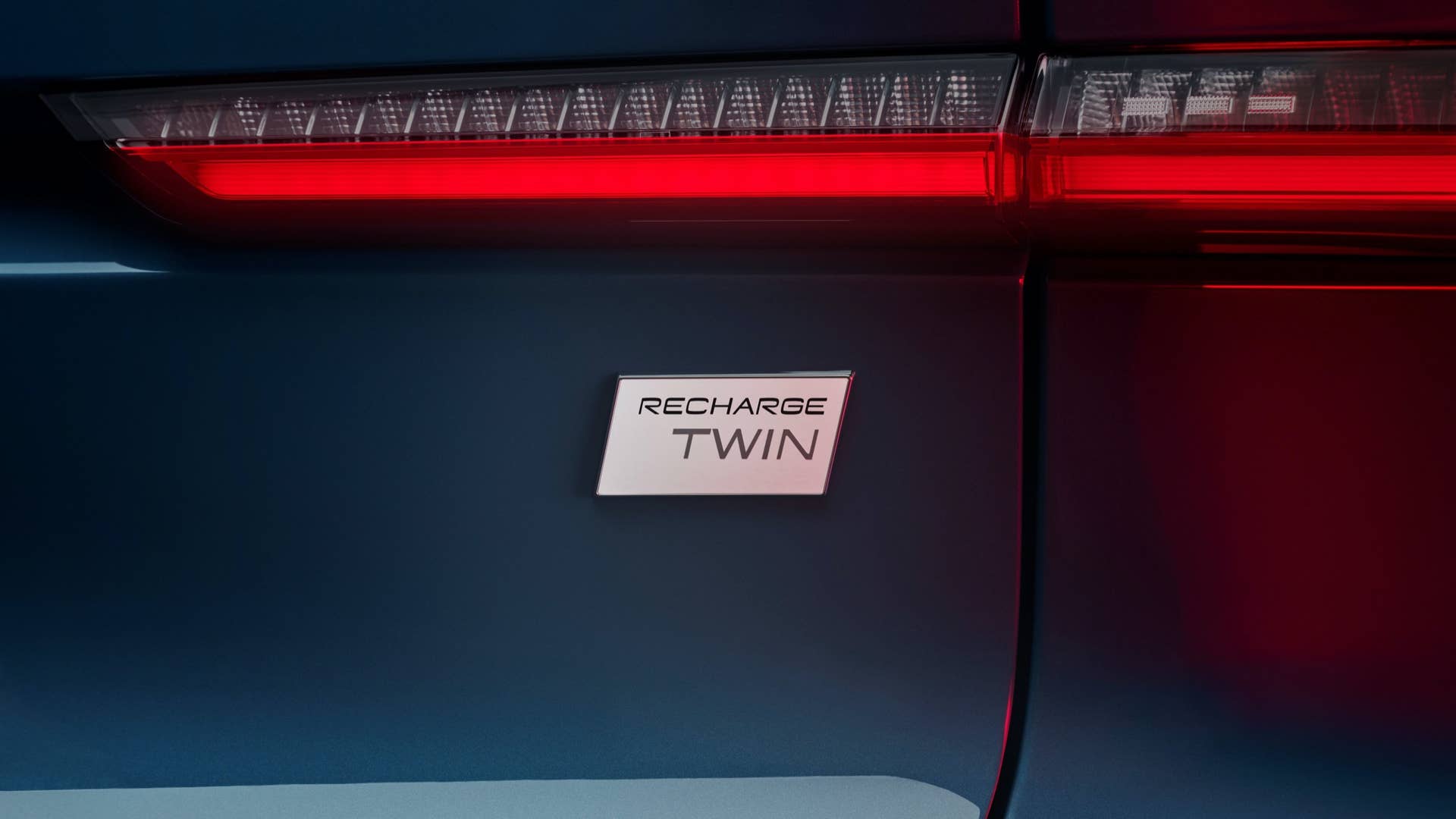 Volvo C40 Recharge Studio