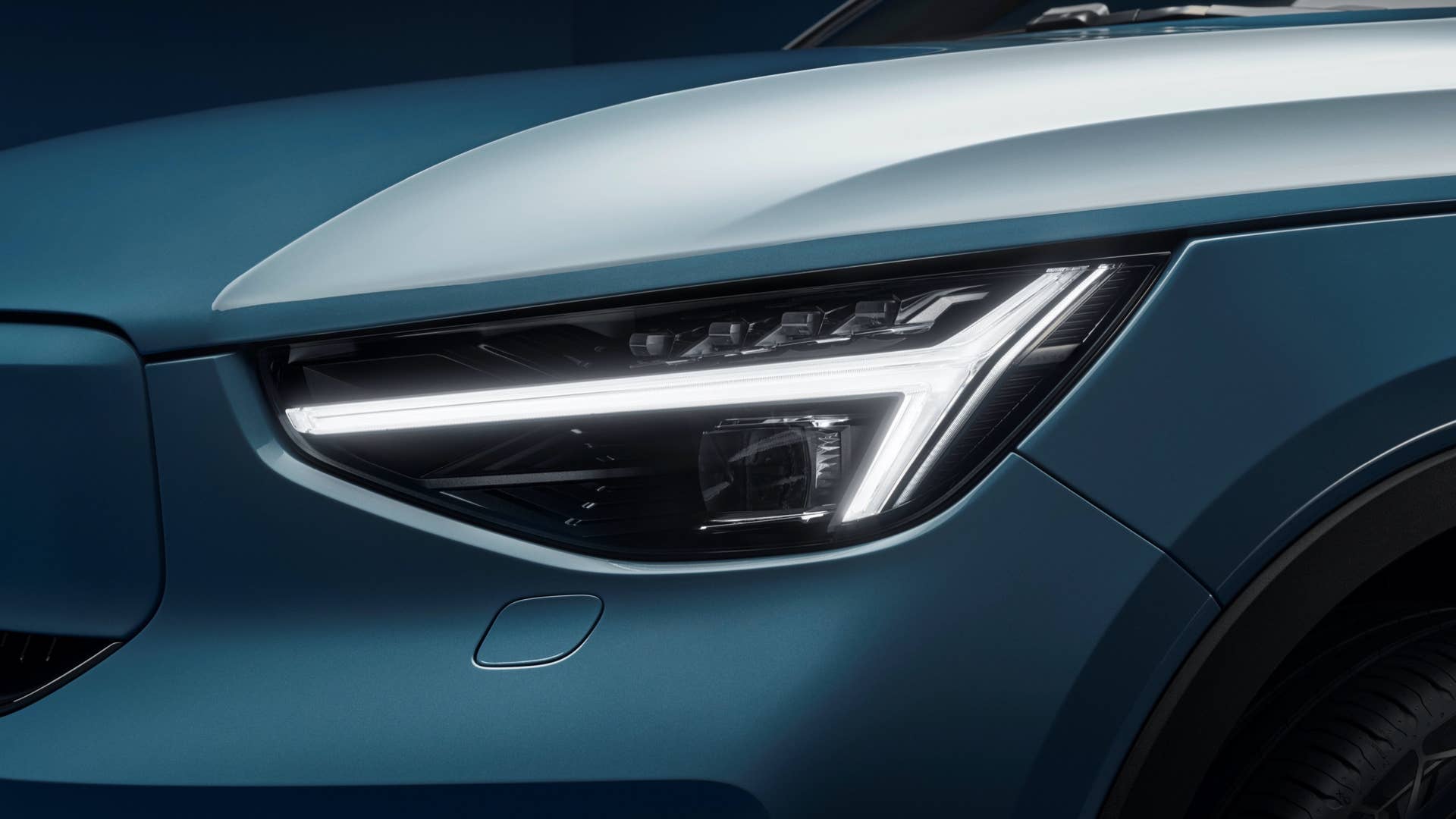 Volvo C40 Recharge Studio