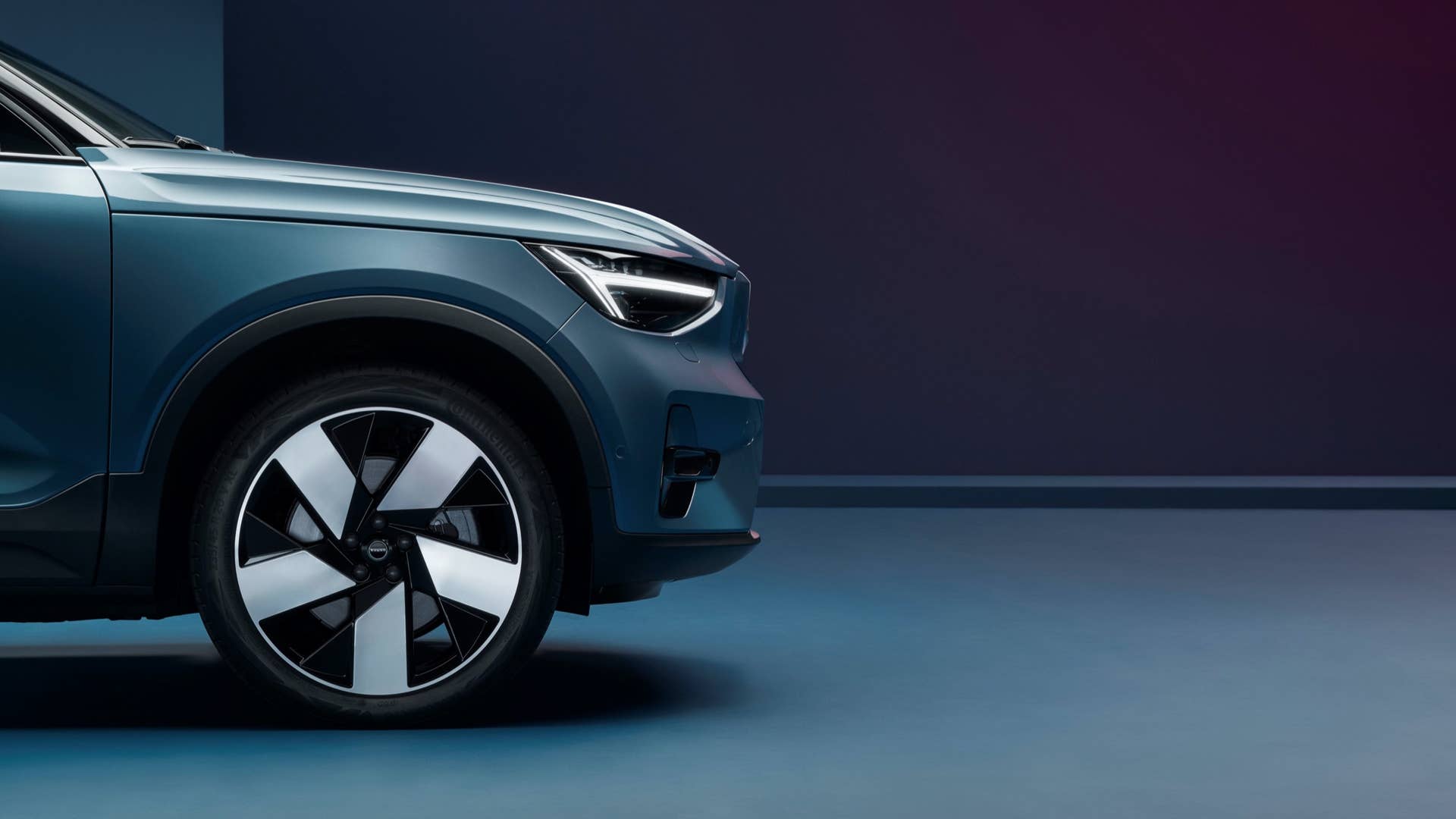 Volvo C40 Recharge Studio