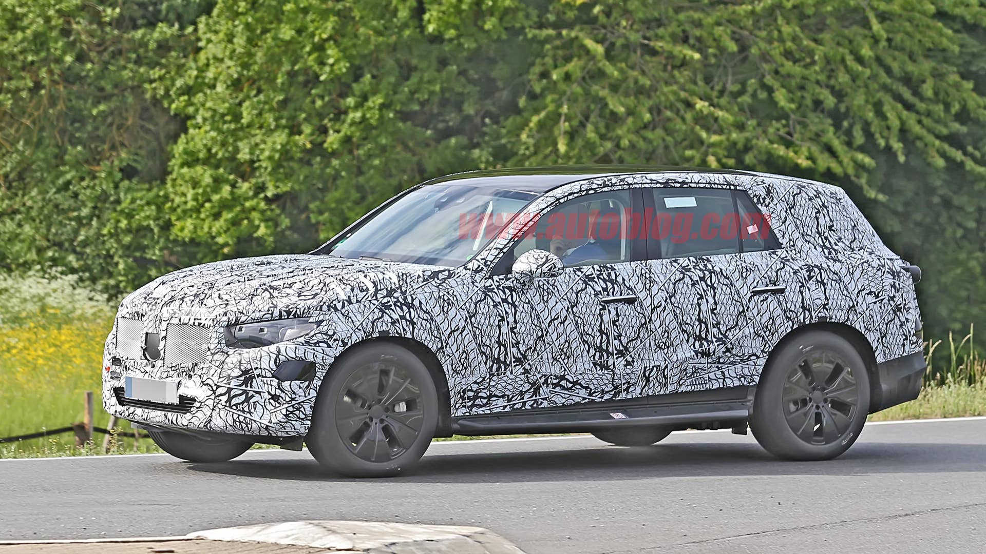 Next-gen Mercedes-Benz GLC-Class spied for the first time - Autoblog
