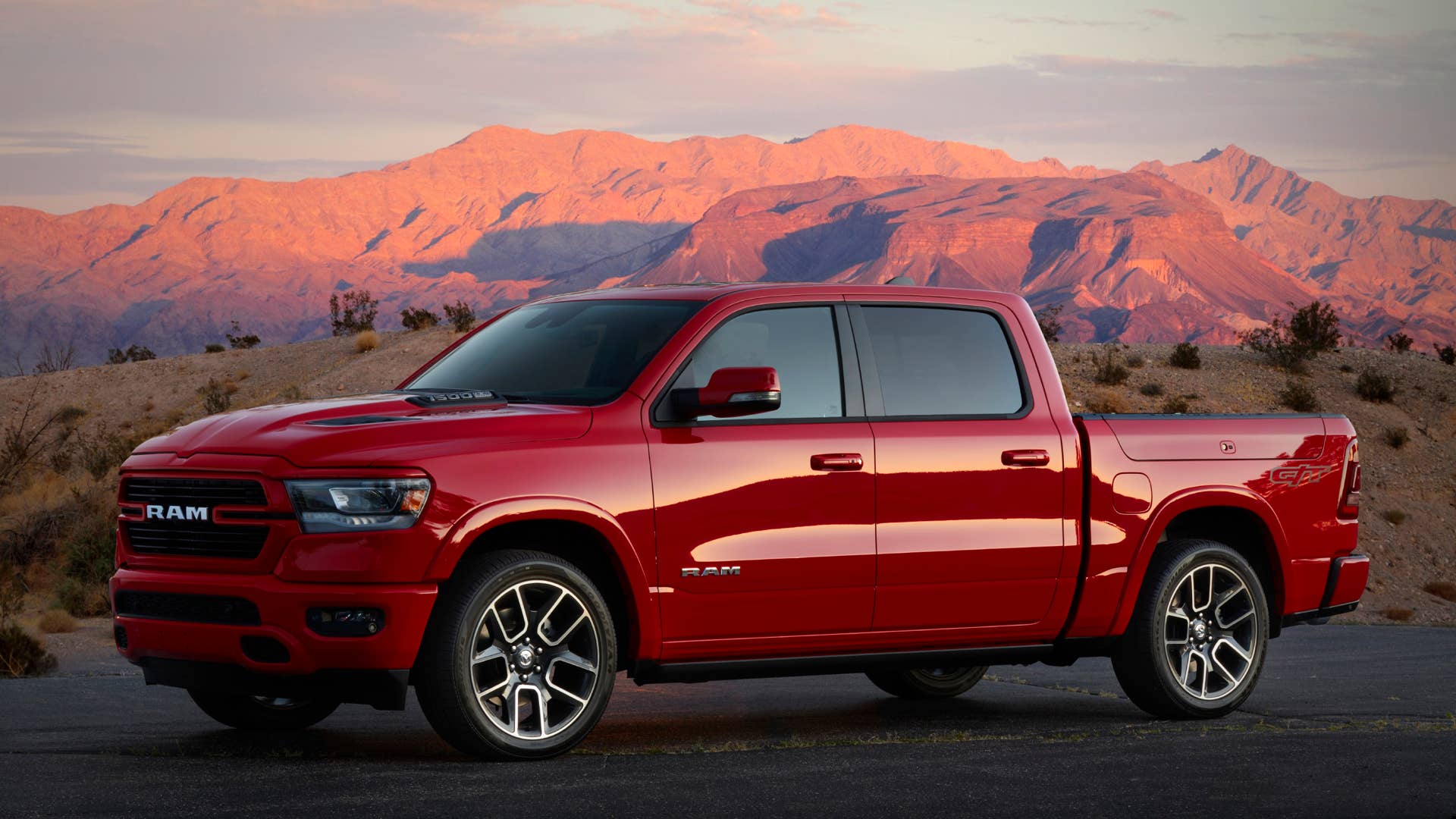 2022 Ram 1500 Laramie G/T front 3/4