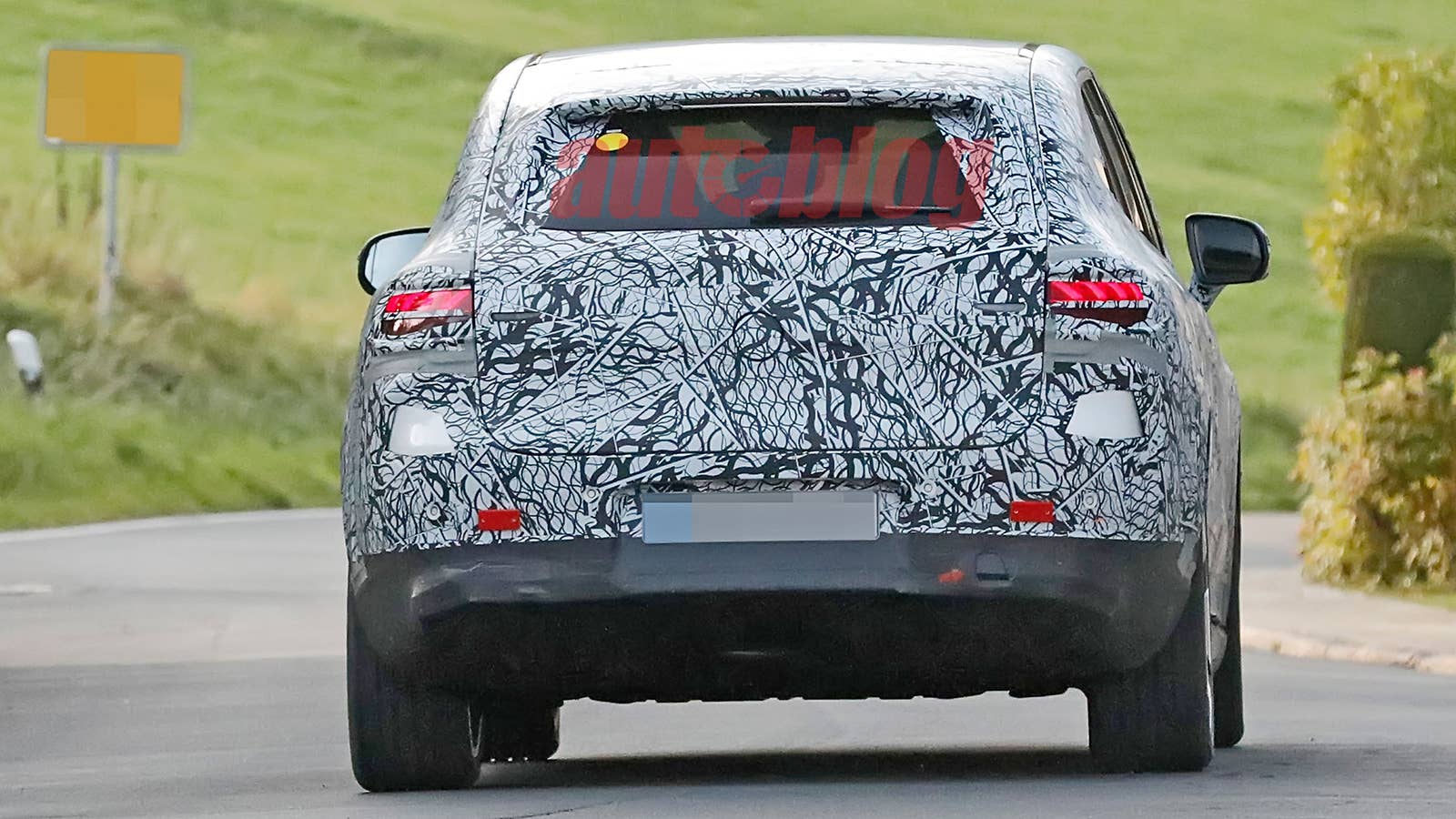 Mercedes EQE SUV prototype