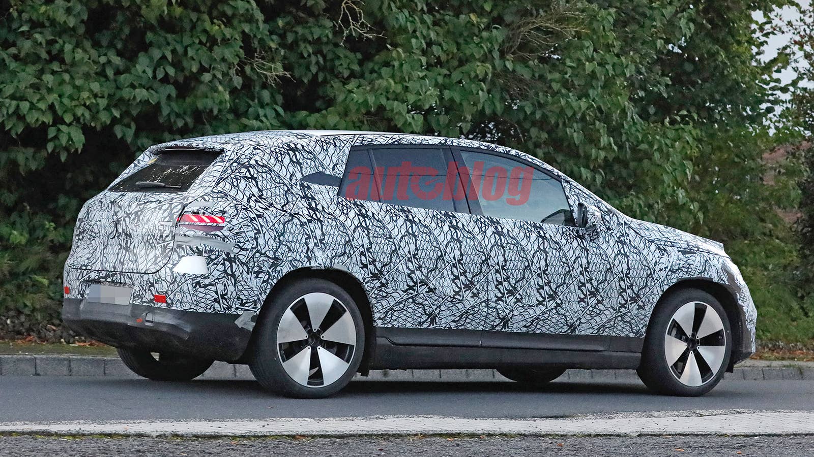 Mercedes EQE SUV prototype