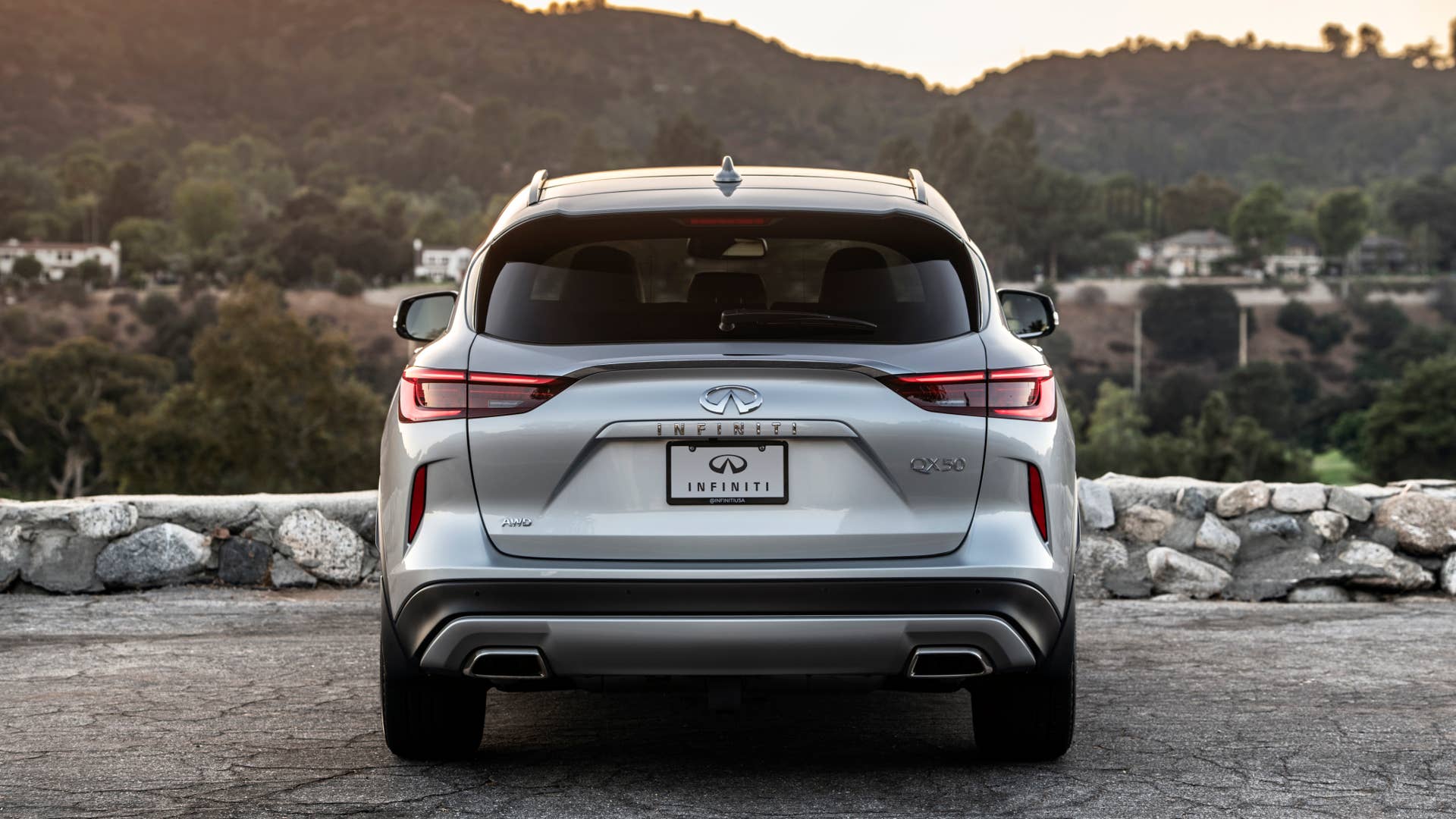 The INFINITI QX50 is defined by its distinctive proportions, which set the car apart from its competitors. For 2021, enhancements to the QX50 include a new Mineral Black exterior color option.