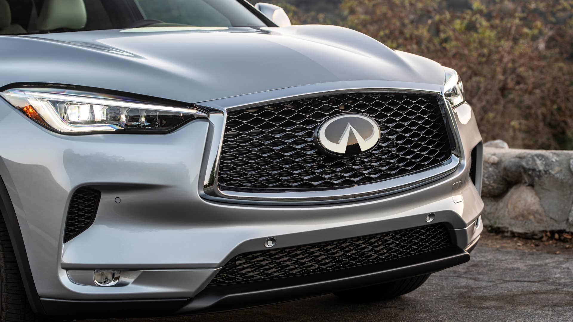 The INFINITI QX50 is defined by its distinctive proportions, which set the car apart from its competitors. For 2021, enhancements to the QX50 include a new Mineral Black exterior color option.