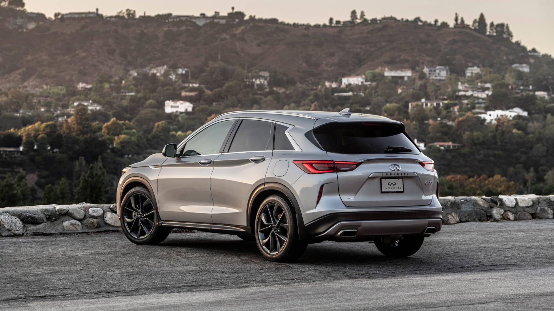 The INFINITI QX50 is defined by its distinctive proportions, which set the car apart from its competitors. For 2021, enhancements to the QX50 include a new Mineral Black exterior color option.